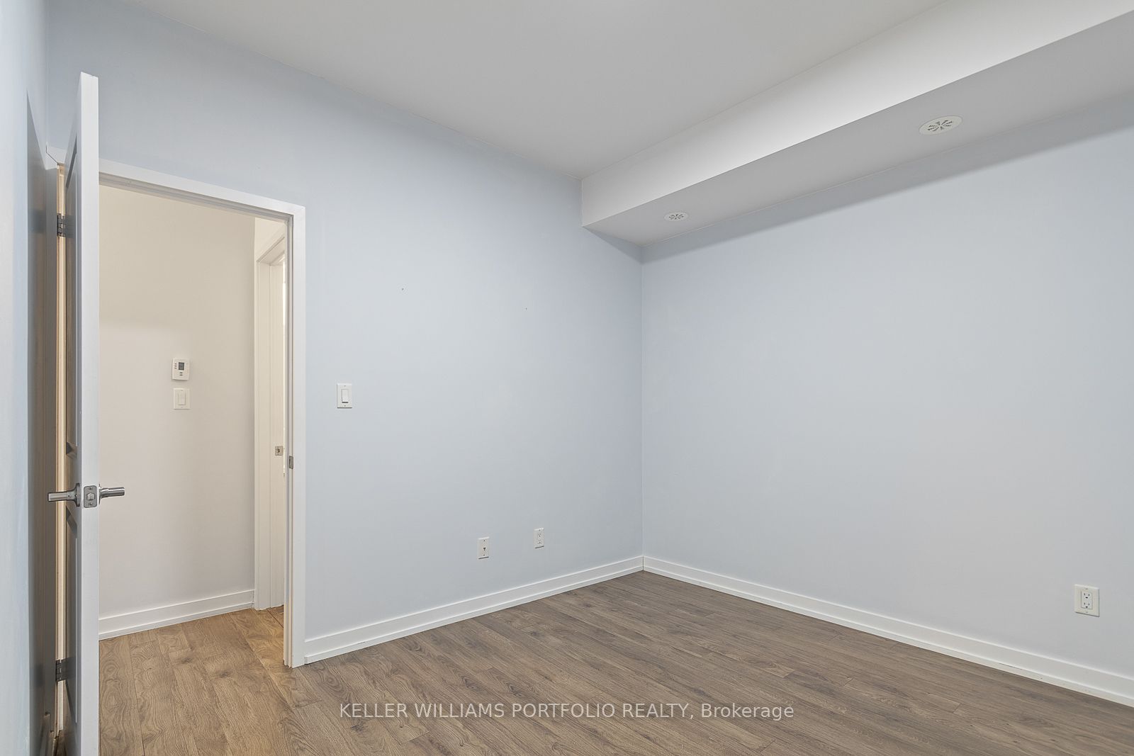 869 Wilson Avenue 10 Property Photo 20