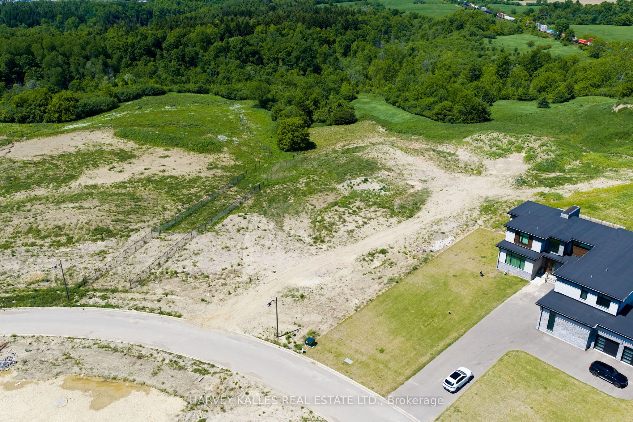 24 Sugarbush Court Property Photo 6