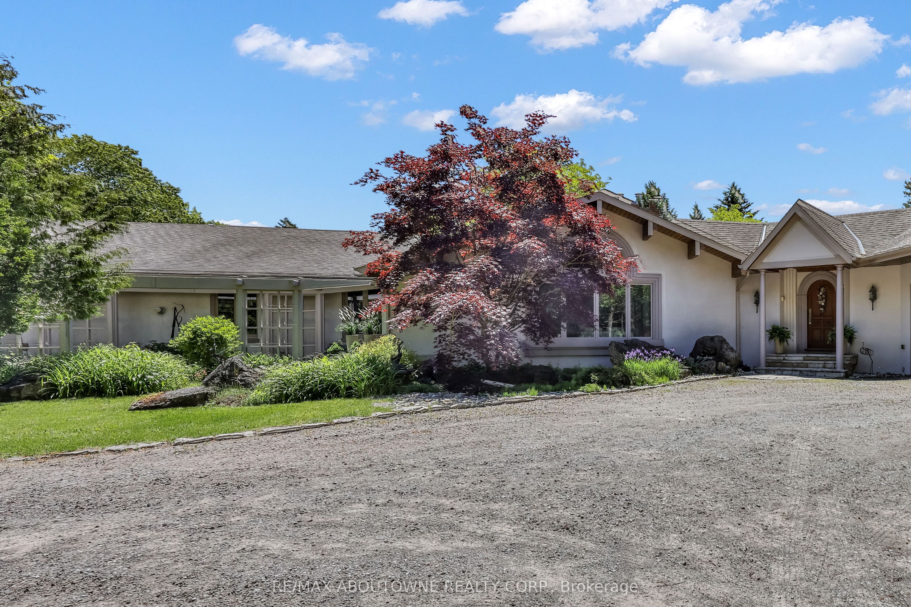 2360 8 Side Road Property Photo 7