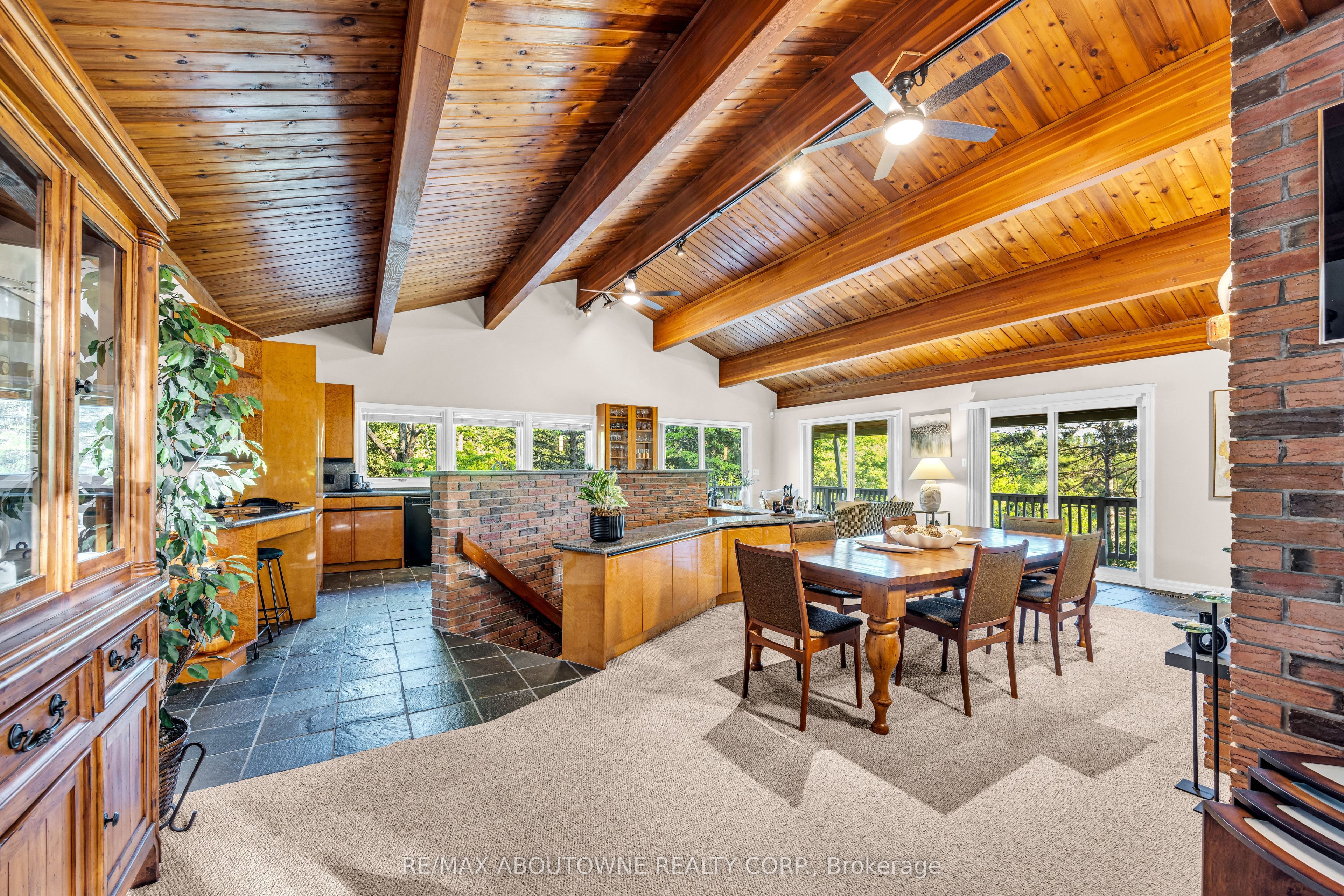 2360 8 Side Road Property Photo 16