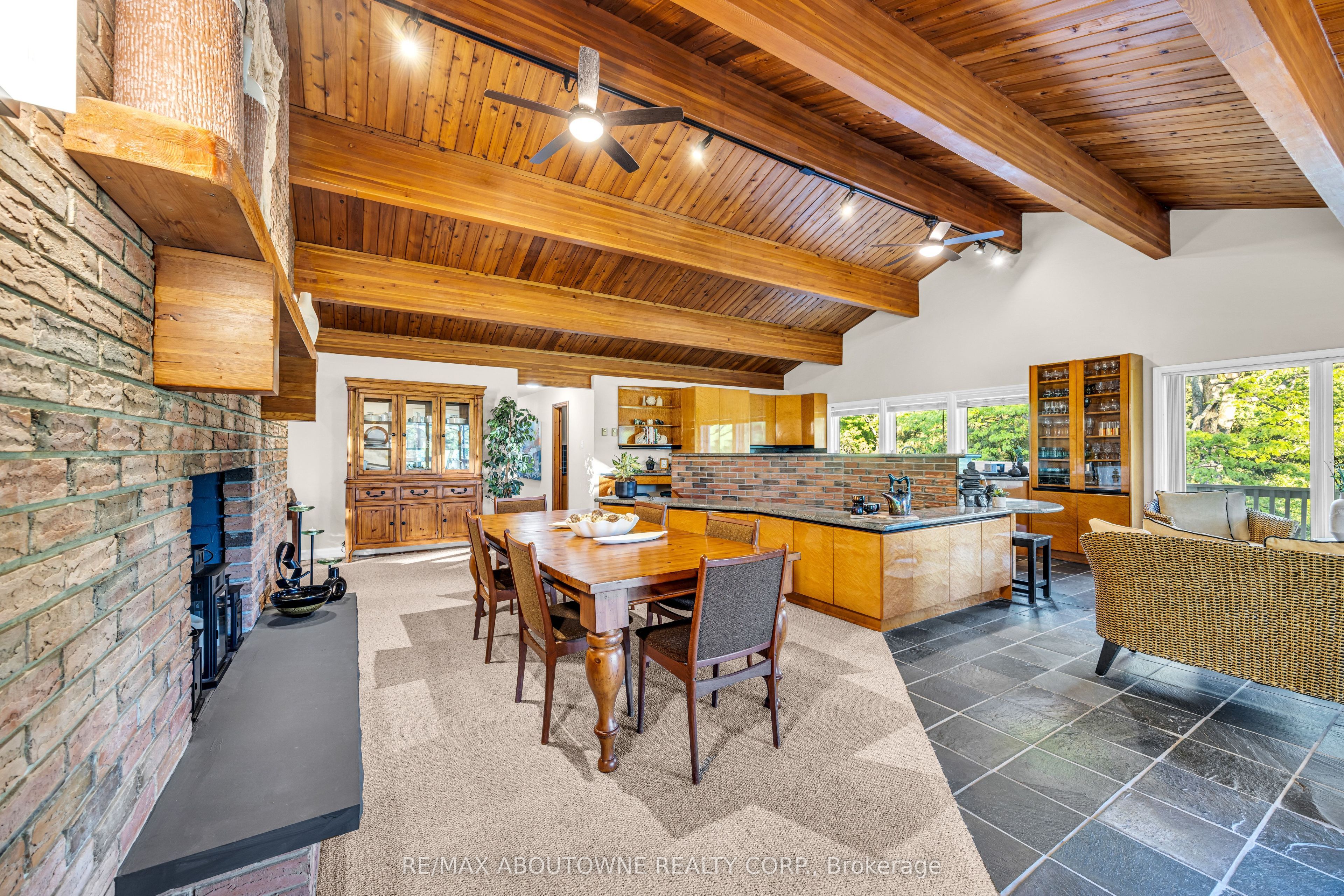 2360 8 Side Road Property Photo 18