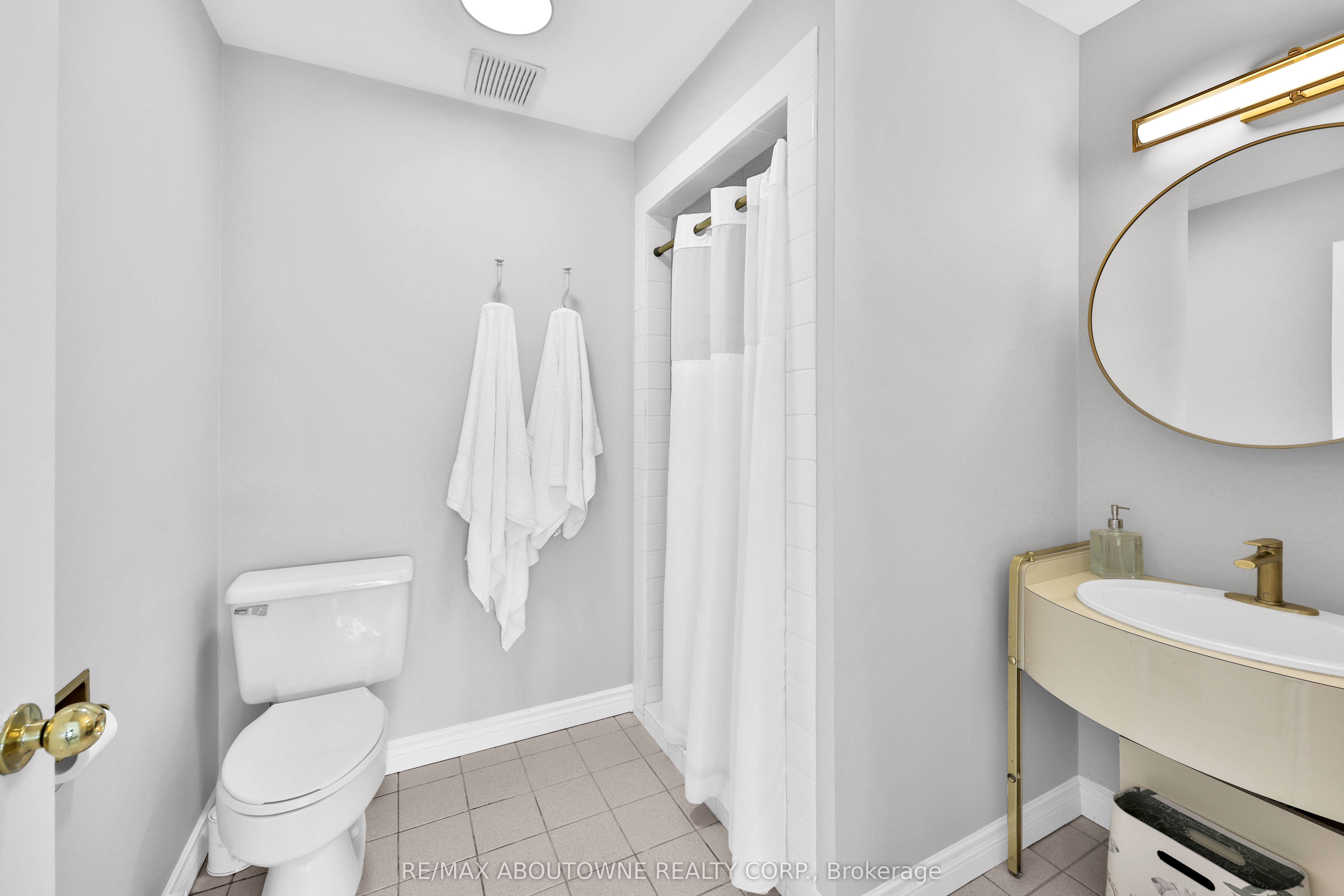 2360 8 Side Road Property Photo 28