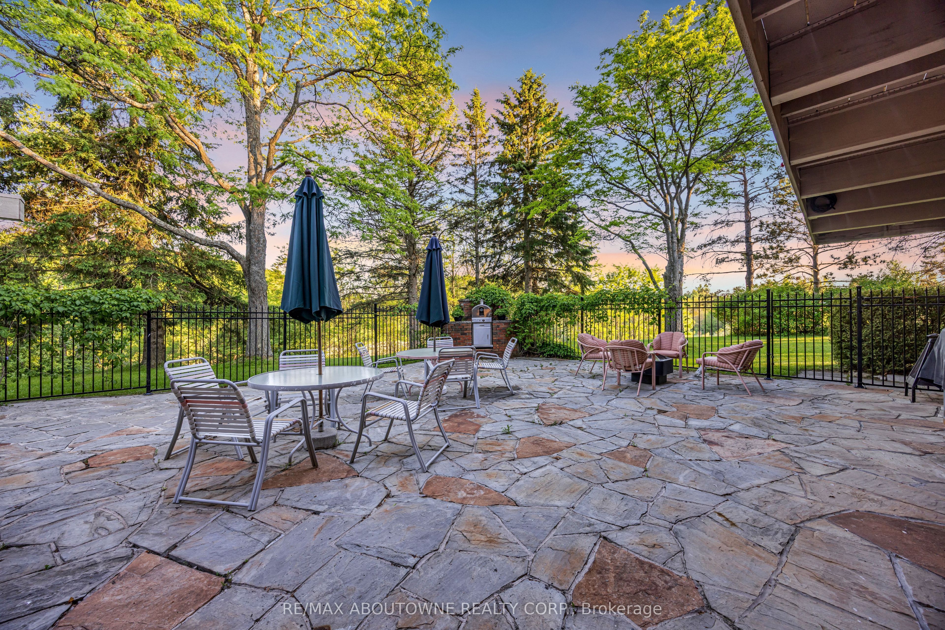 2360 8 Side Road Property Photo 45