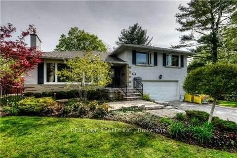 207 Pinehurst Drive Property Photo 2