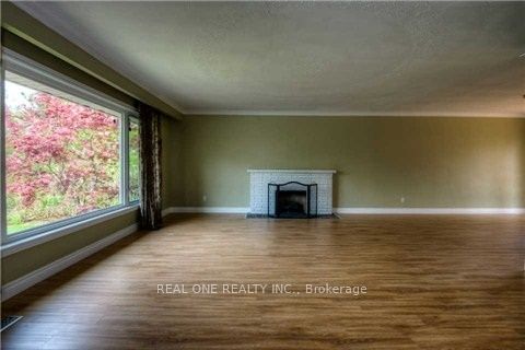 207 Pinehurst Drive Property Photo 5