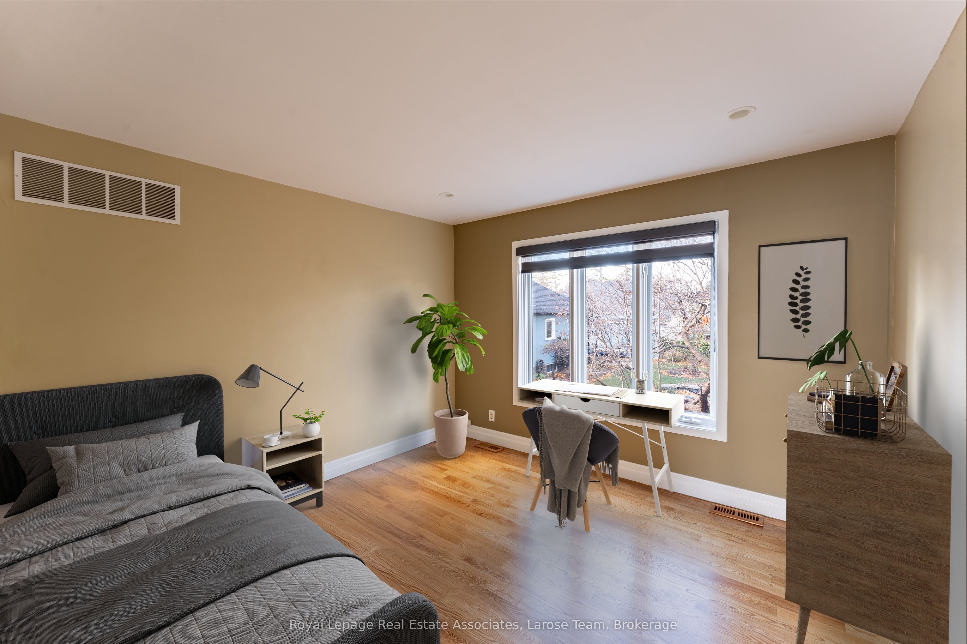 75 Maple Avenue S 4 Property Photo 13
