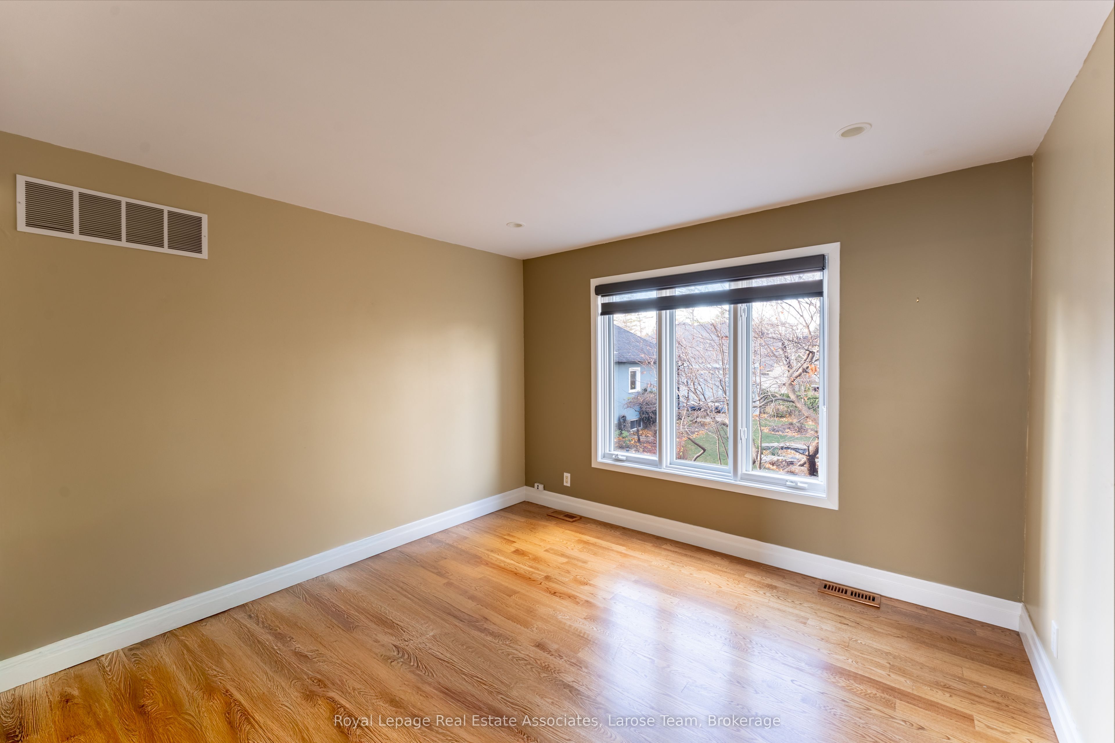 75 Maple Avenue S 4 Property Photo 14