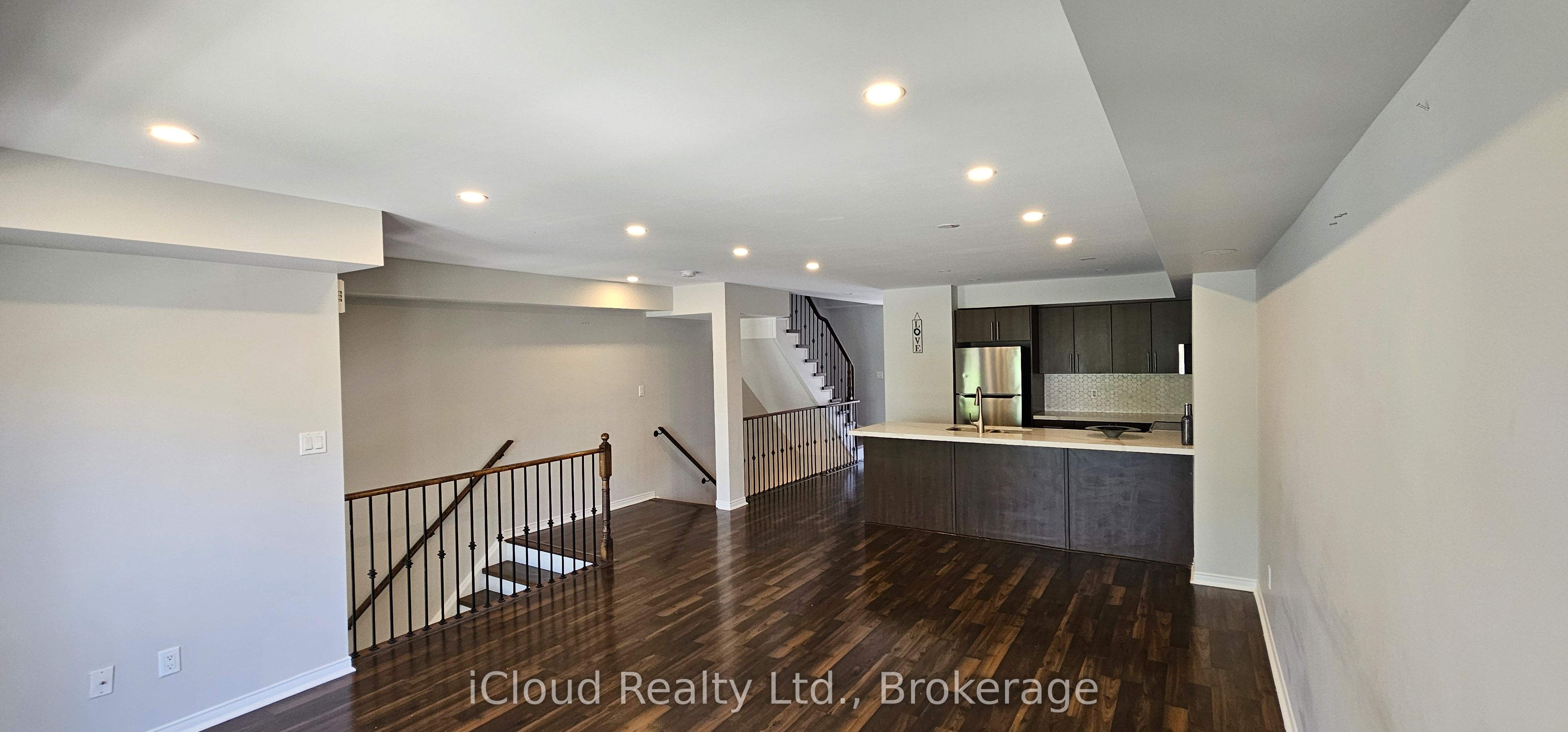 3070 Thomas Street 8 Property Photo 6