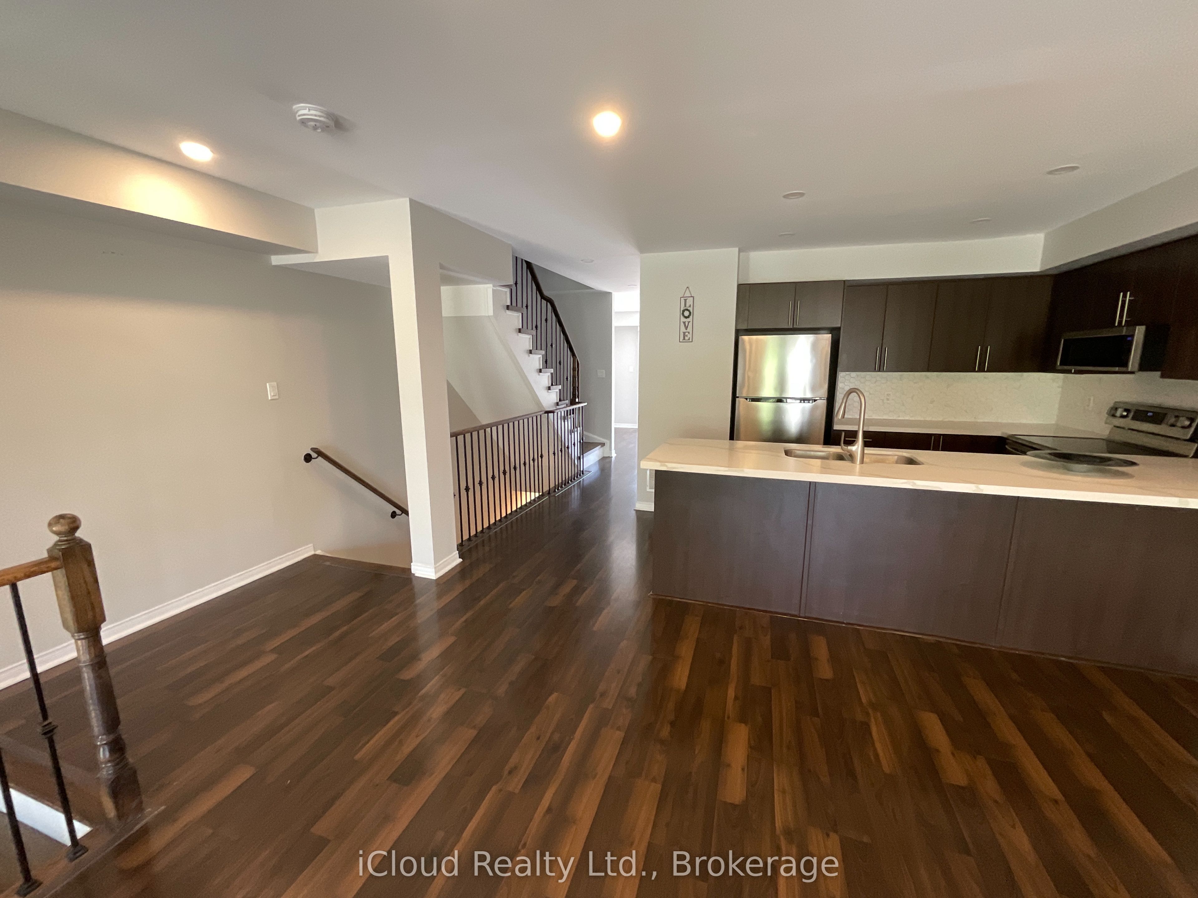 3070 Thomas Street 8 Property Photo 8