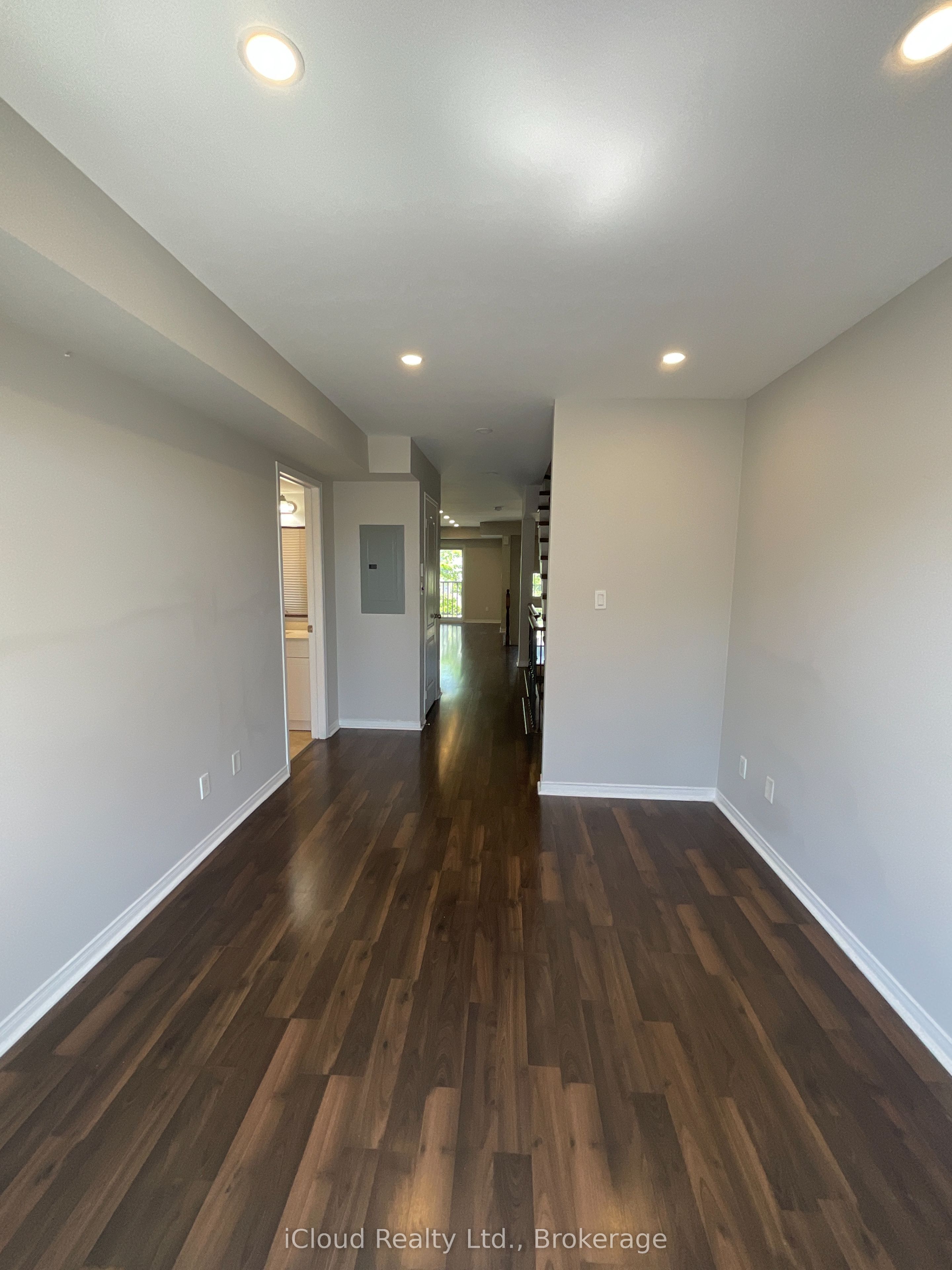 3070 Thomas Street 8 Property Photo 15