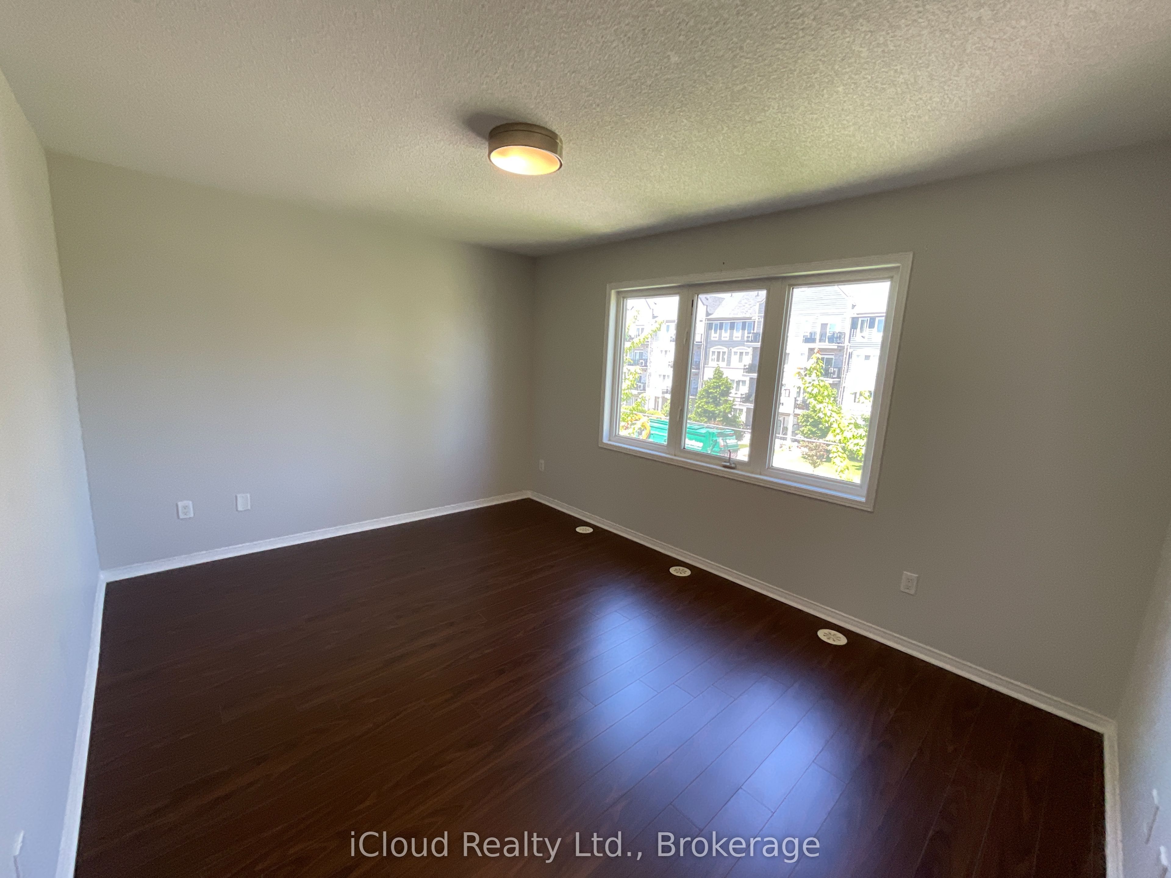 3070 Thomas Street 8 Property Photo 21