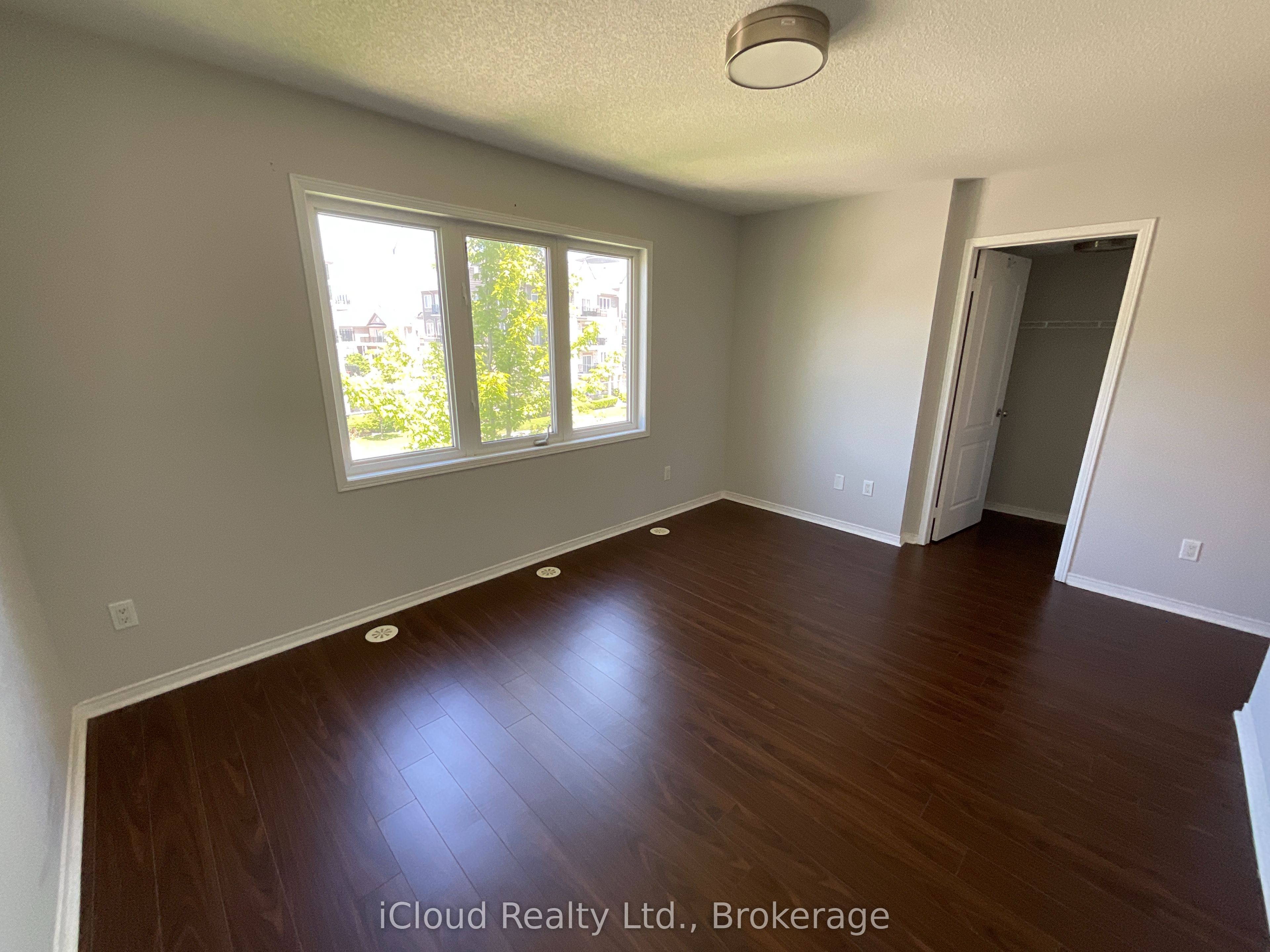 3070 Thomas Street 8 Property Photo 22