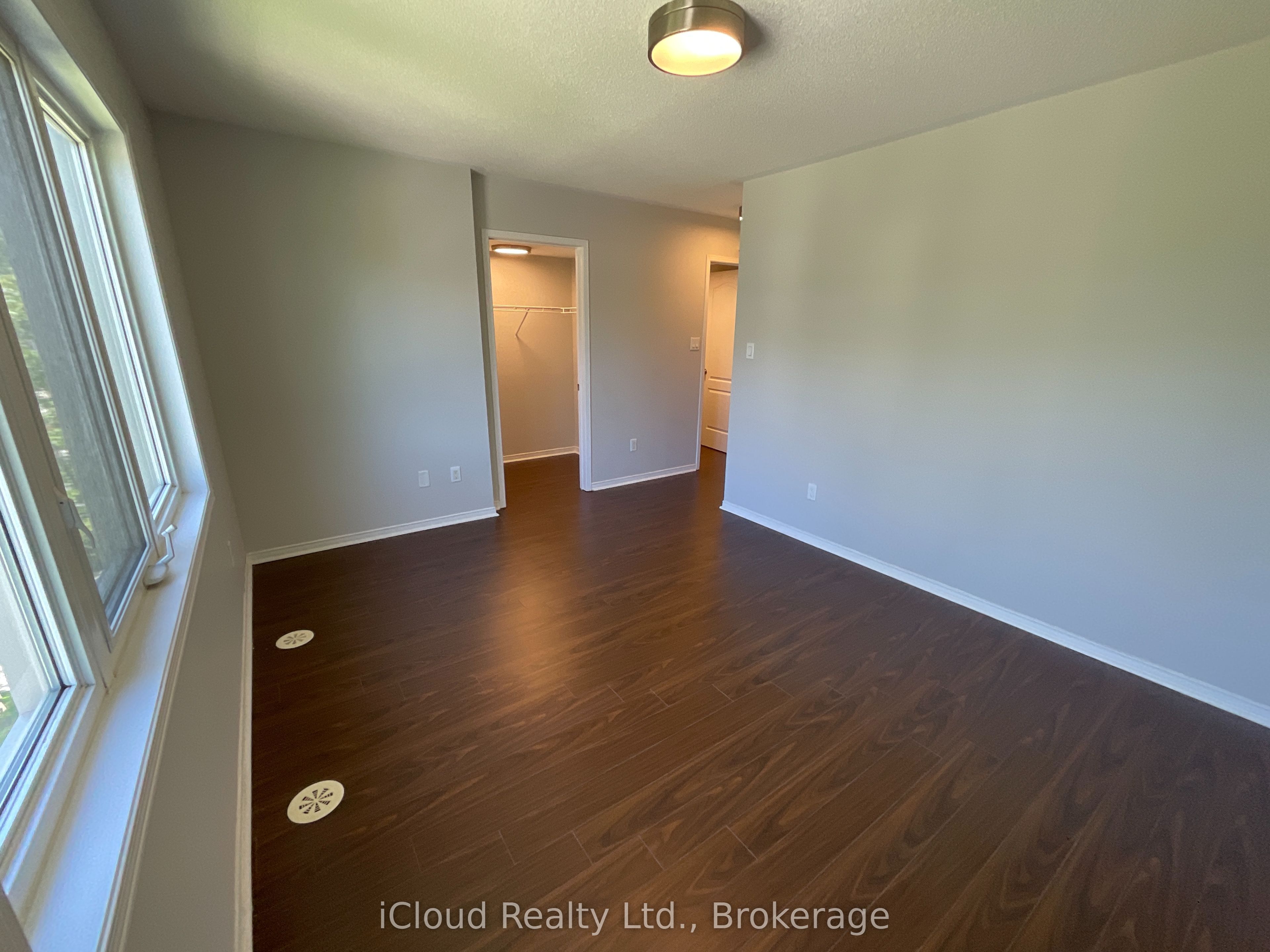 3070 Thomas Street 8 Property Photo 23