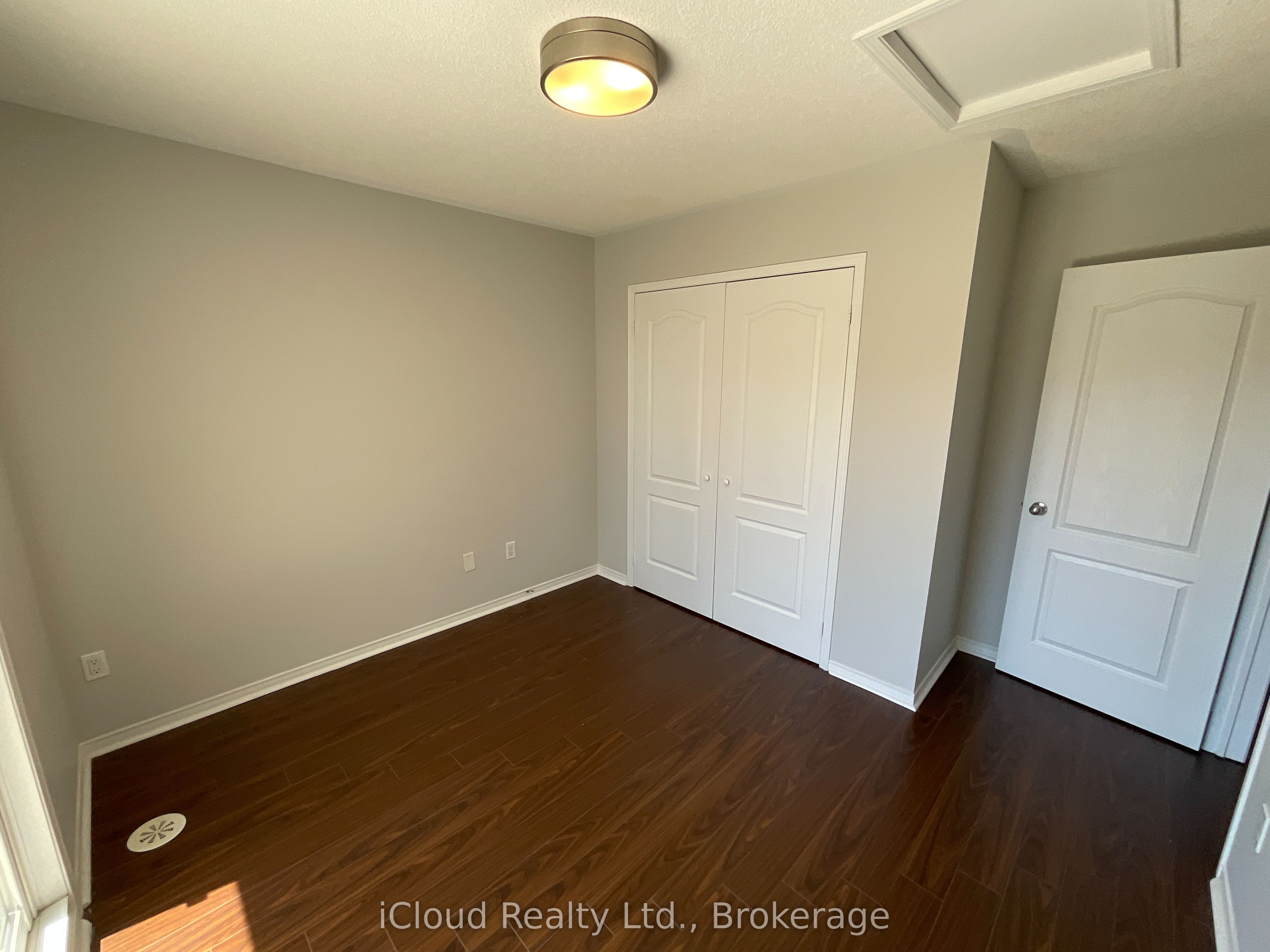 3070 Thomas Street 8 Property Photo 28