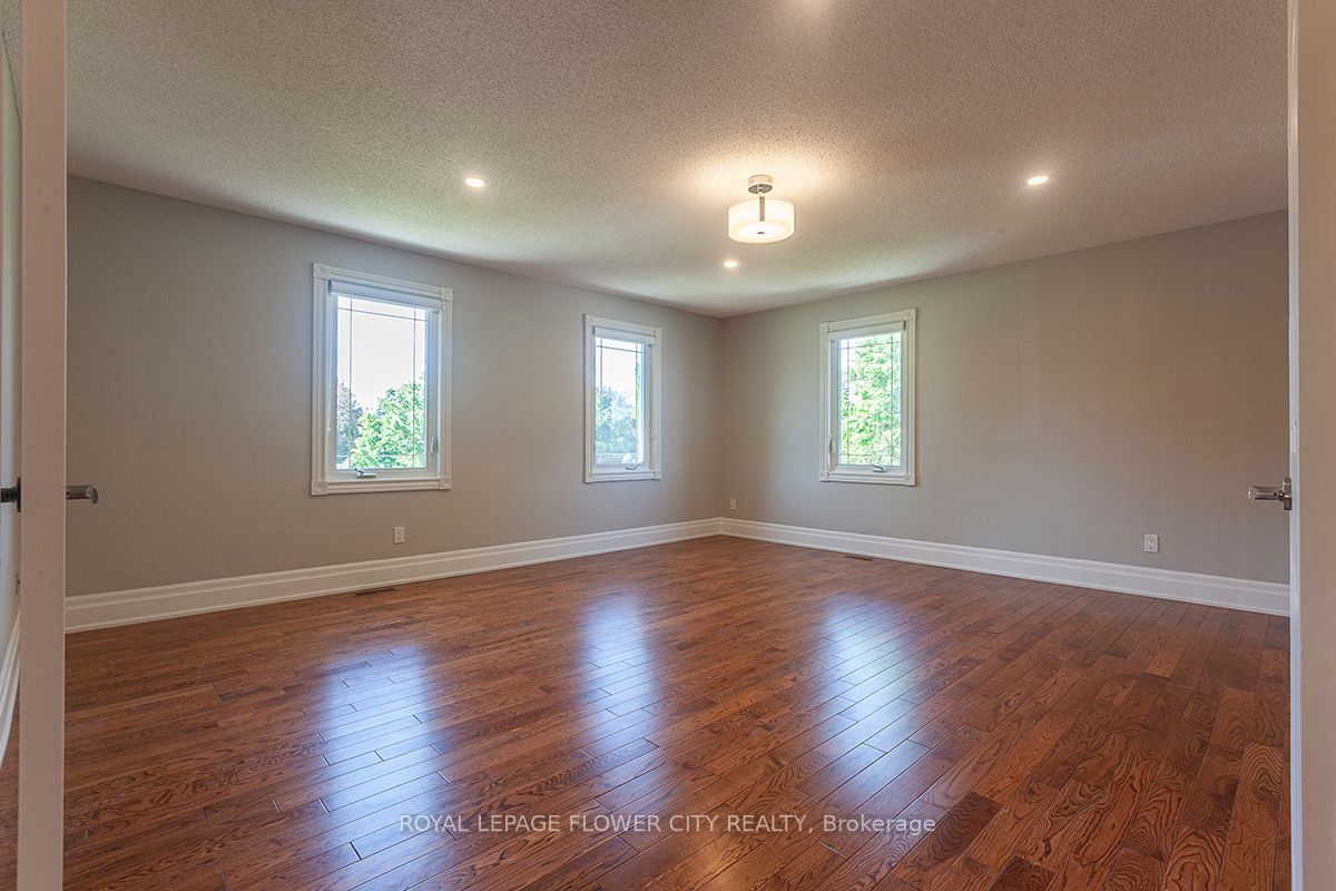 1 St Michaels Crescent Property Photo 22