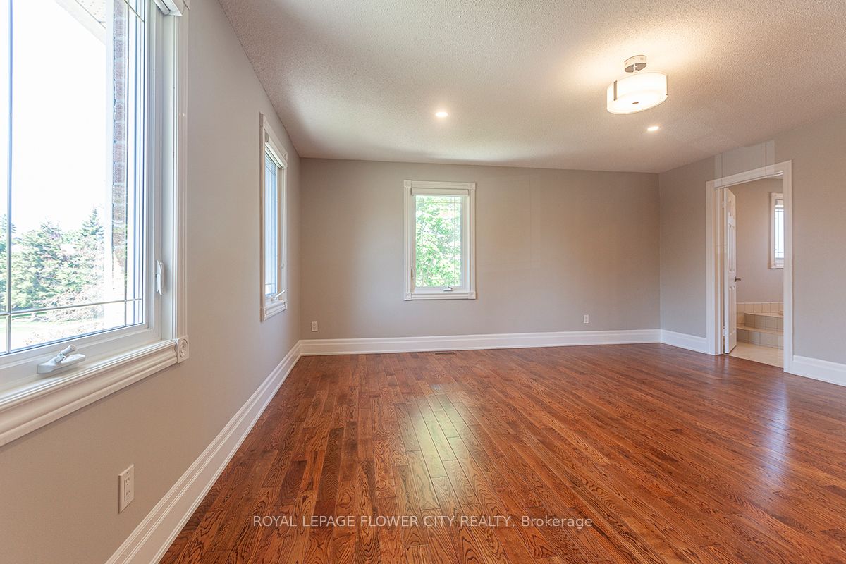 1 St Michaels Crescent Property Photo 23