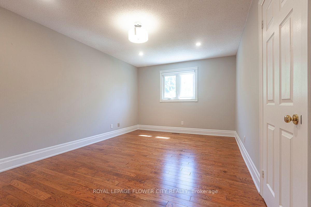 1 St Michaels Crescent Property Photo 27