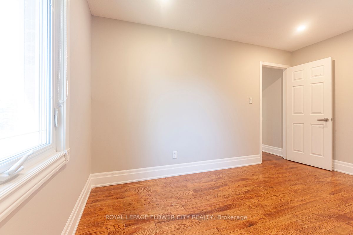1 St Michaels Crescent Property Photo 31