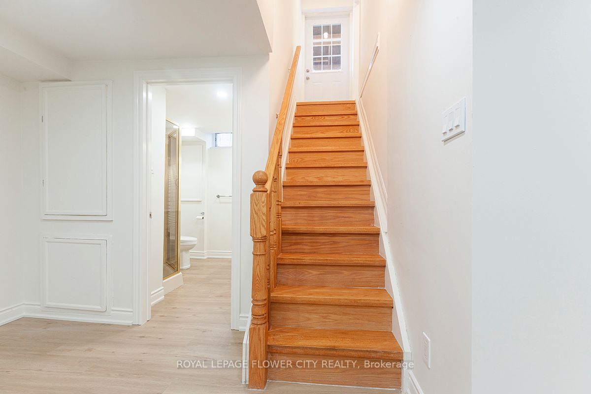 1 St Michaels Crescent Property Photo 37