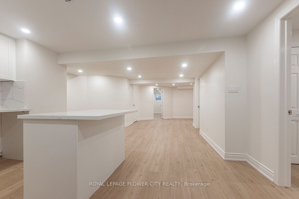 1 St Michaels Crescent Property Photo 40
