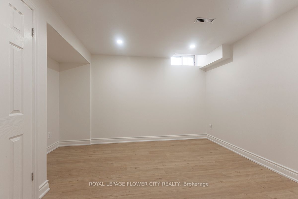 1 St Michaels Crescent Property Photo 41