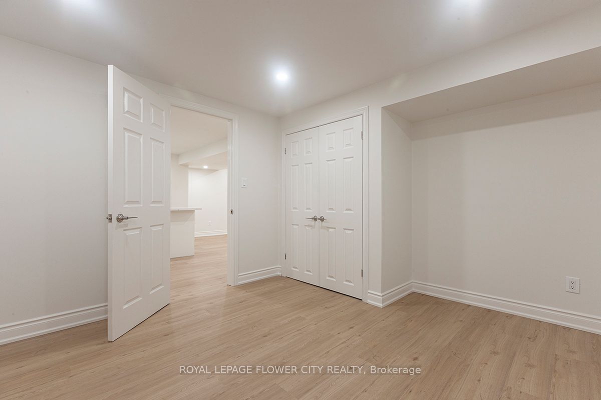1 St Michaels Crescent Property Photo 42