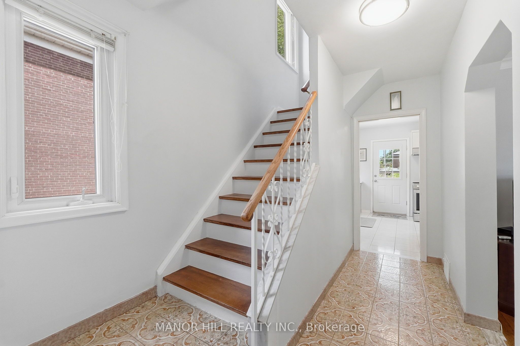 33 Robindale Avenue Property Photo 2