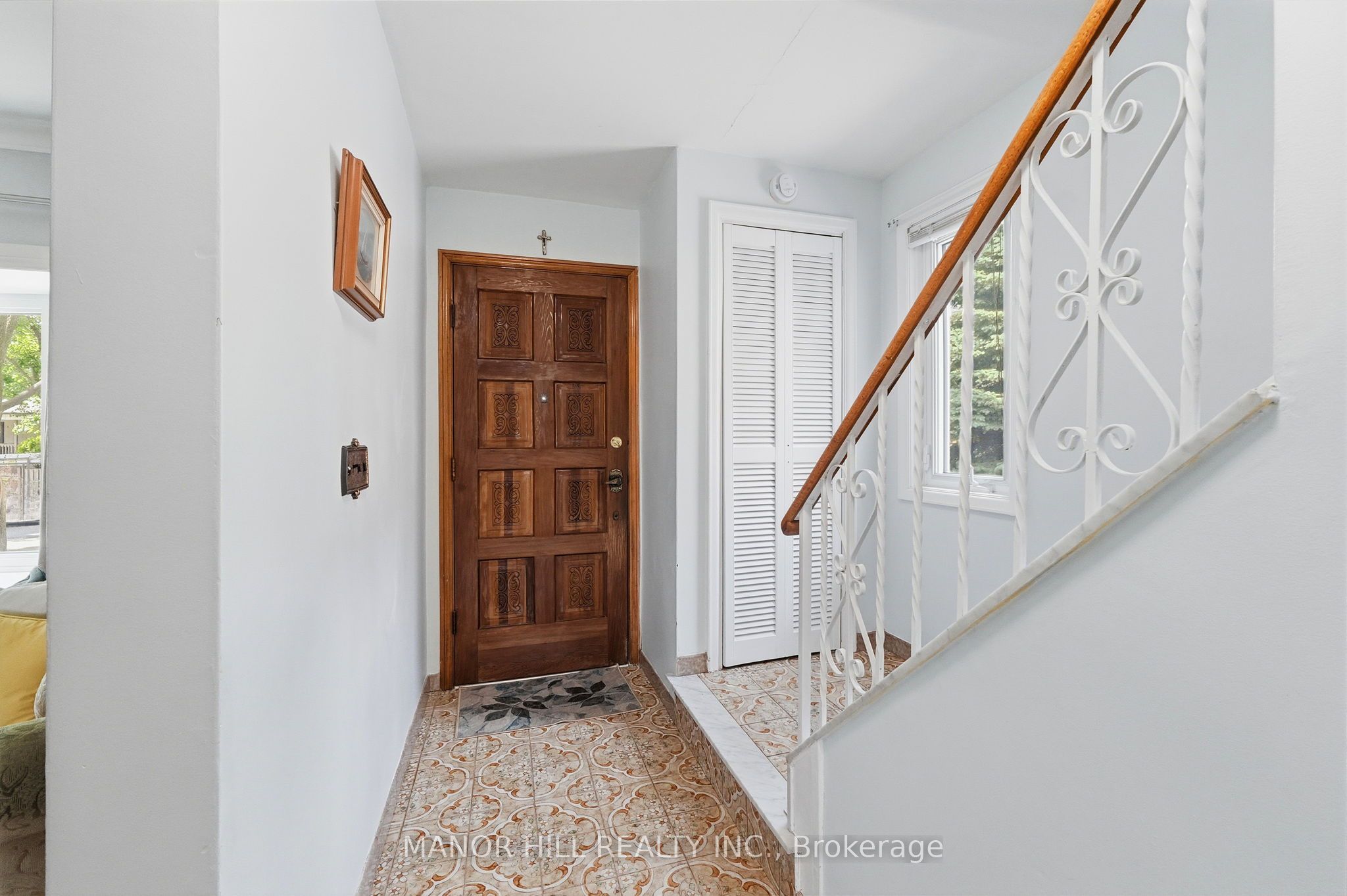 33 Robindale Avenue Property Photo 3