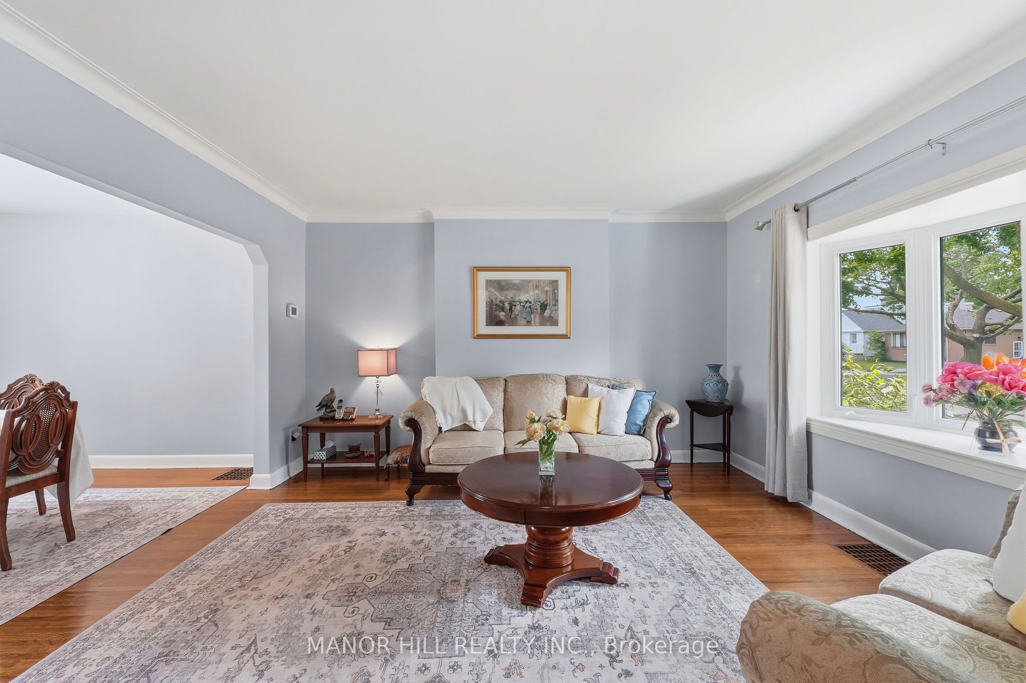 33 Robindale Avenue Property Photo 4