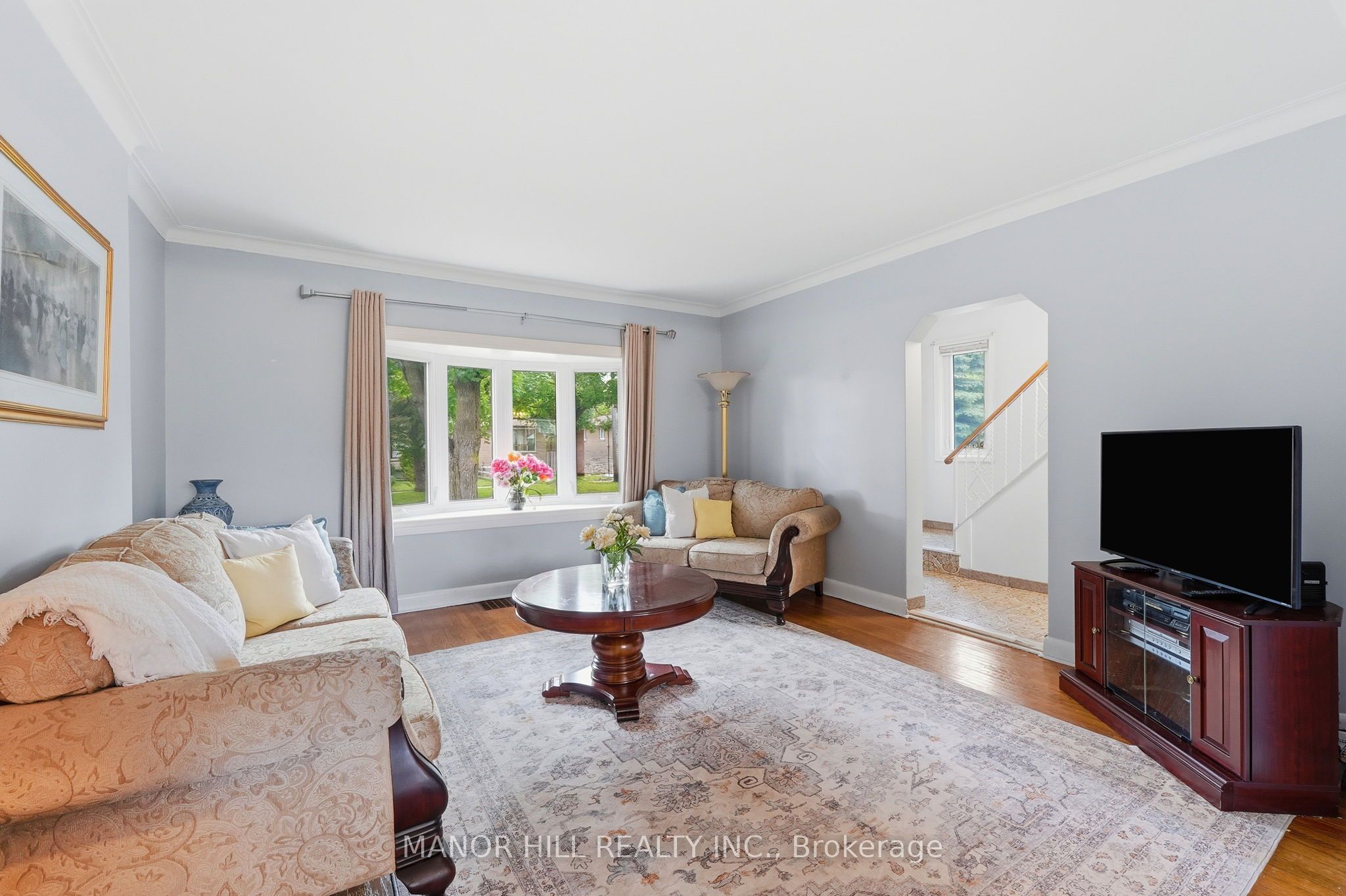 33 Robindale Avenue Property Photo 8