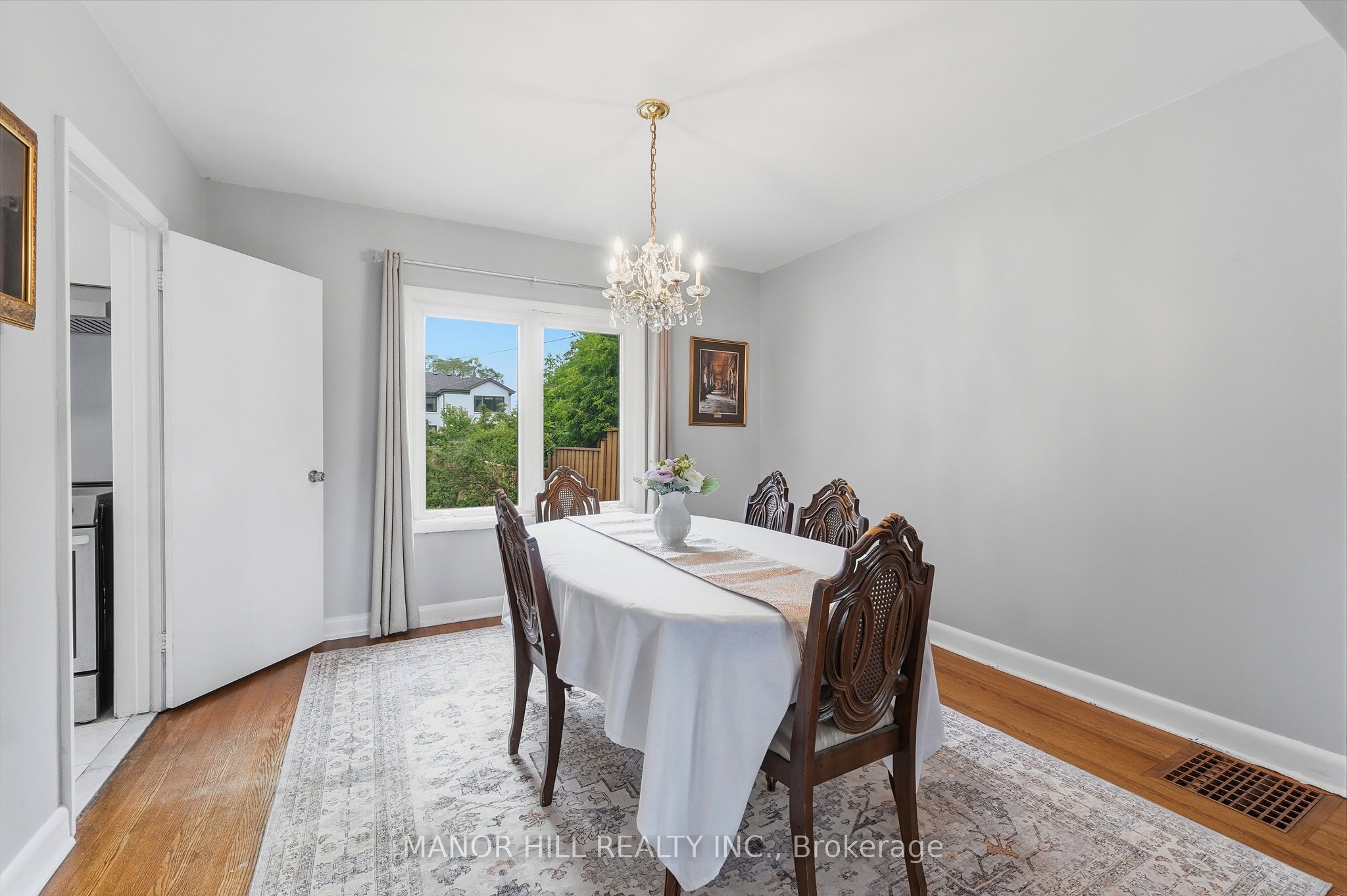 33 Robindale Avenue Property Photo 10