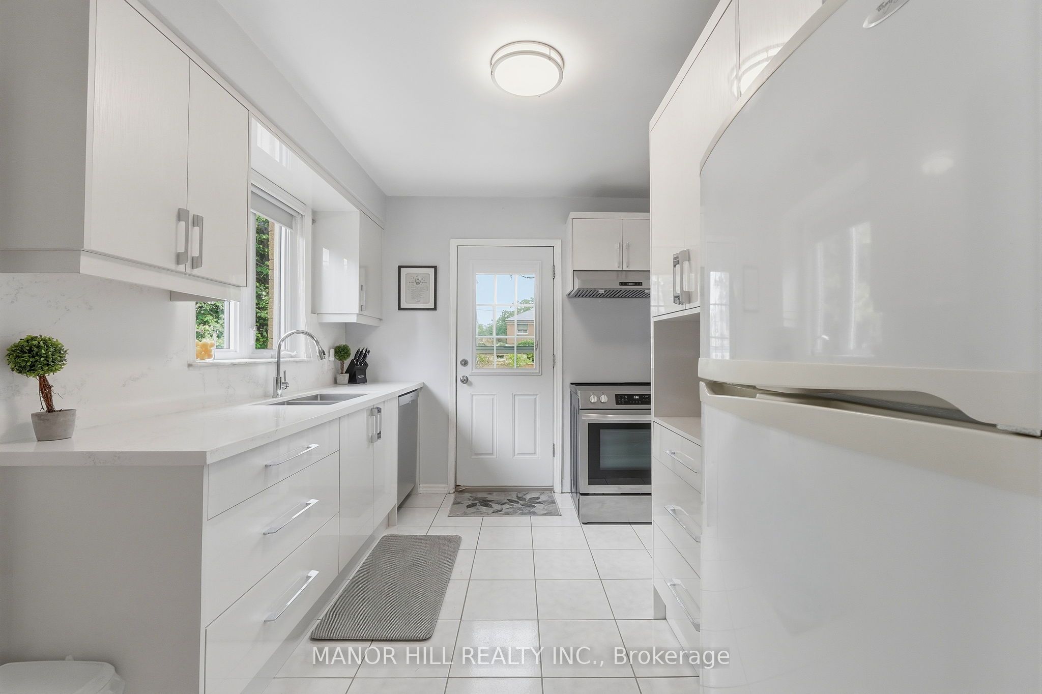 33 Robindale Avenue Property Photo 15