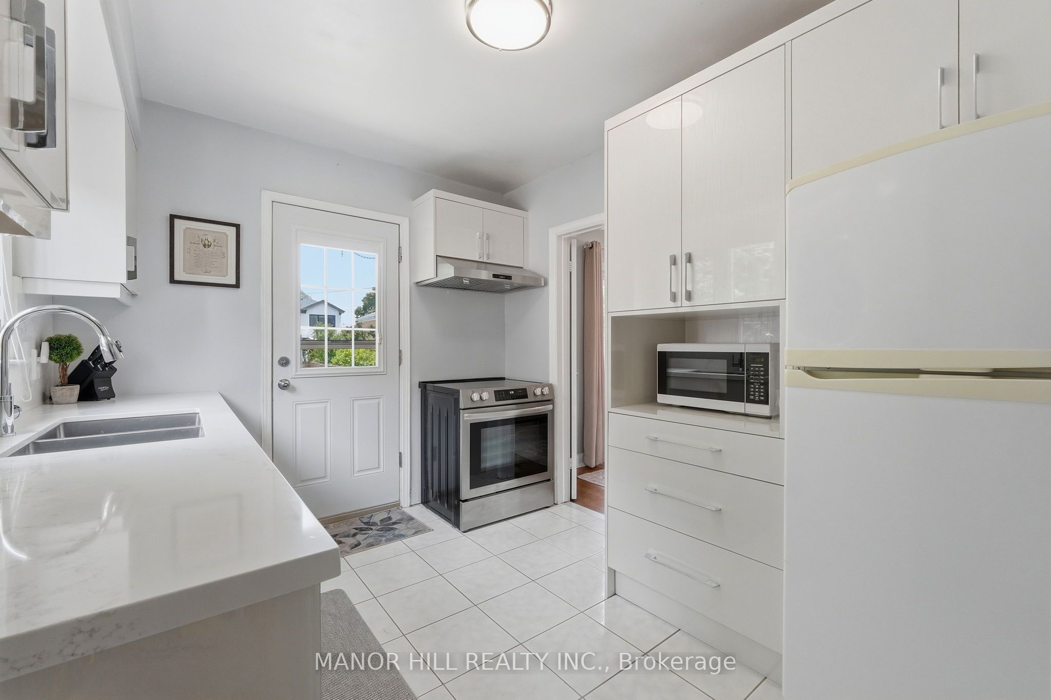 33 Robindale Avenue Property Photo 16