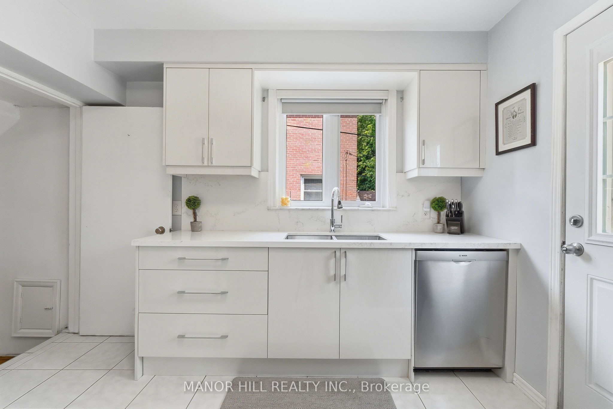 33 Robindale Avenue Property Photo 18