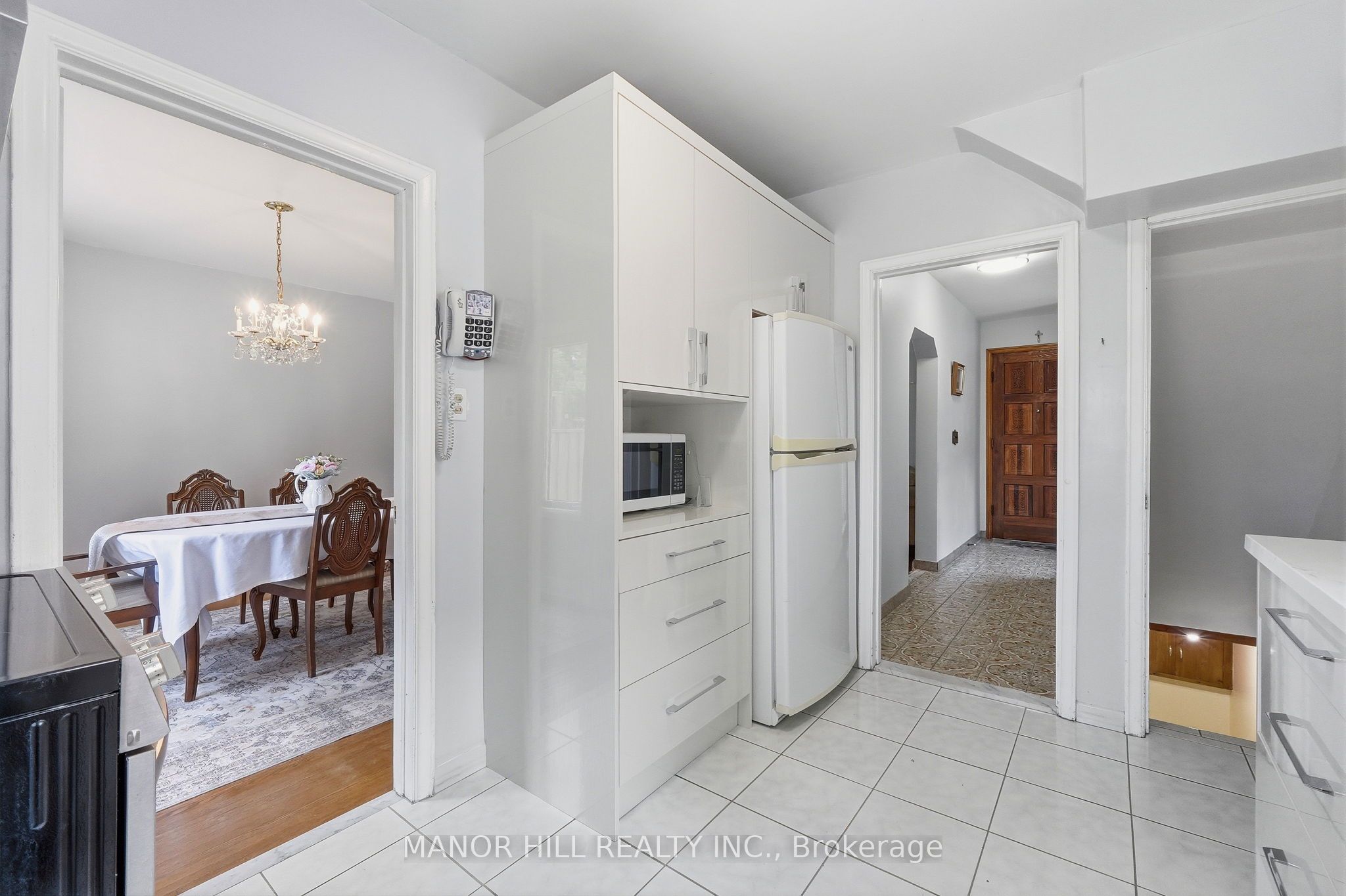 33 Robindale Avenue Property Photo 20