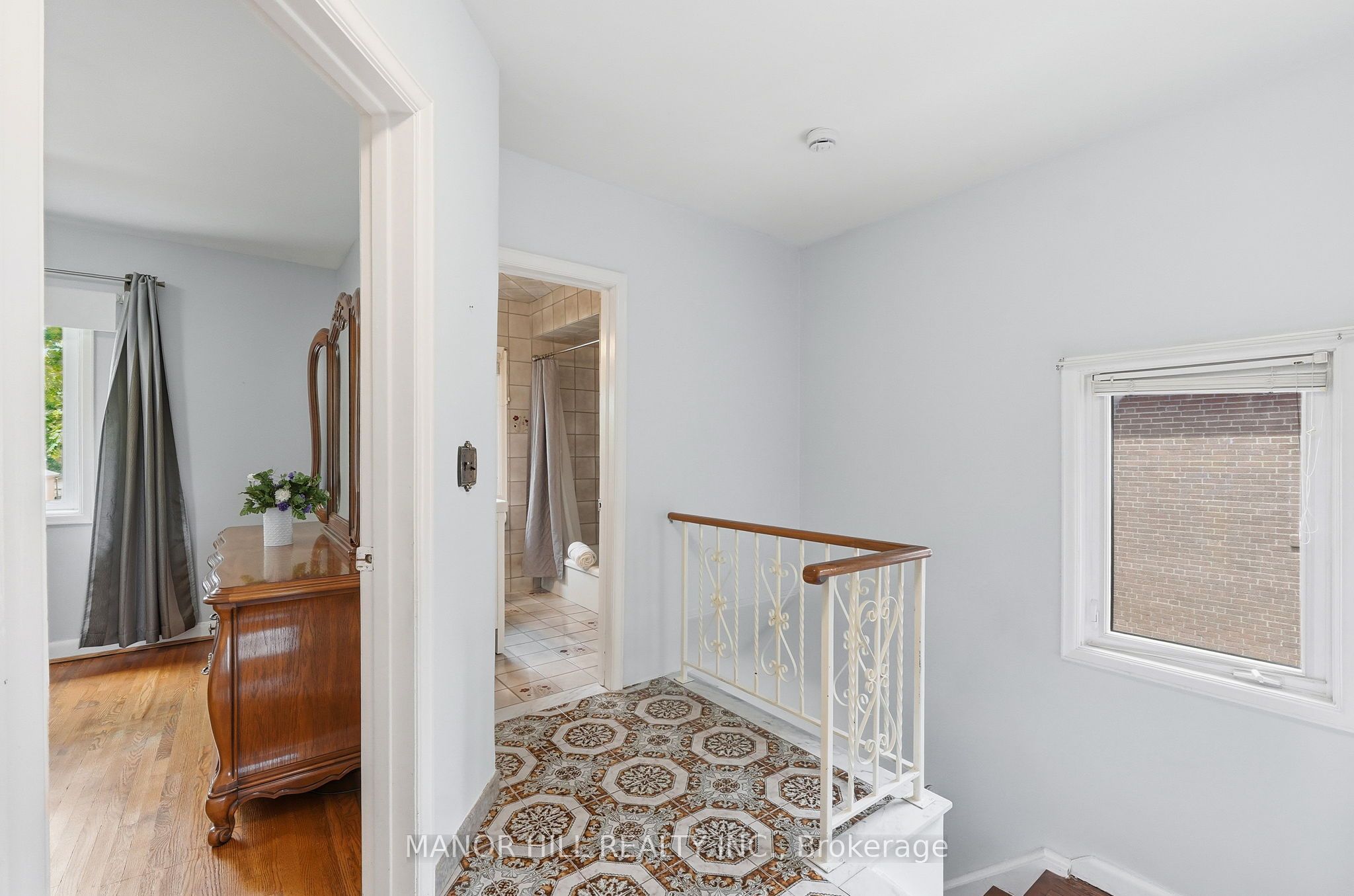 33 Robindale Avenue Property Photo 22