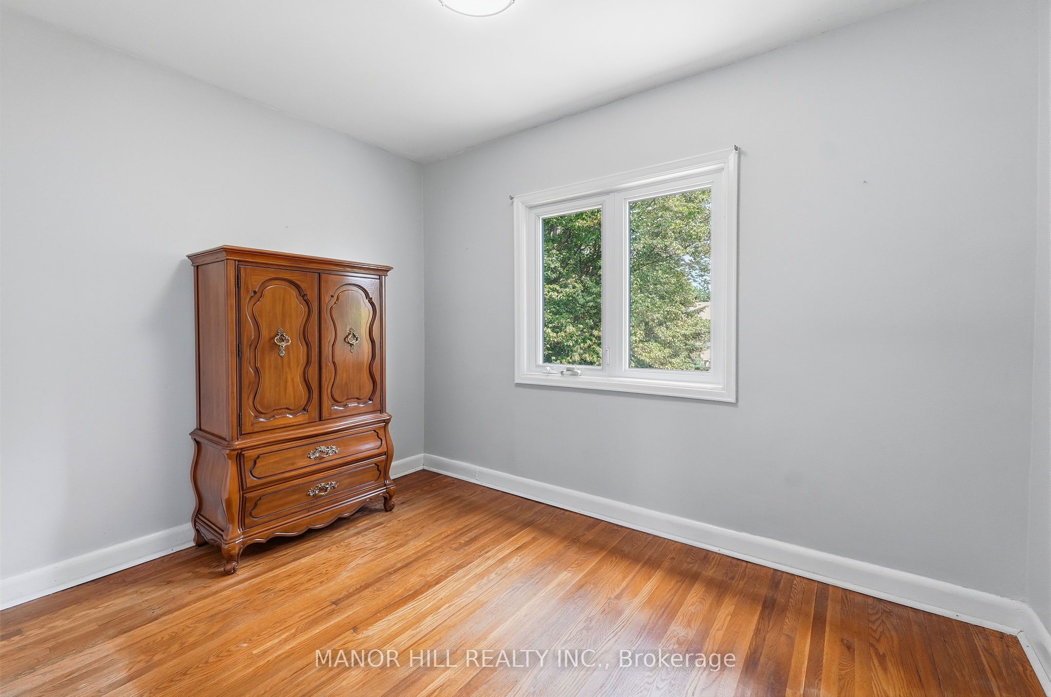 33 Robindale Avenue Property Photo 24