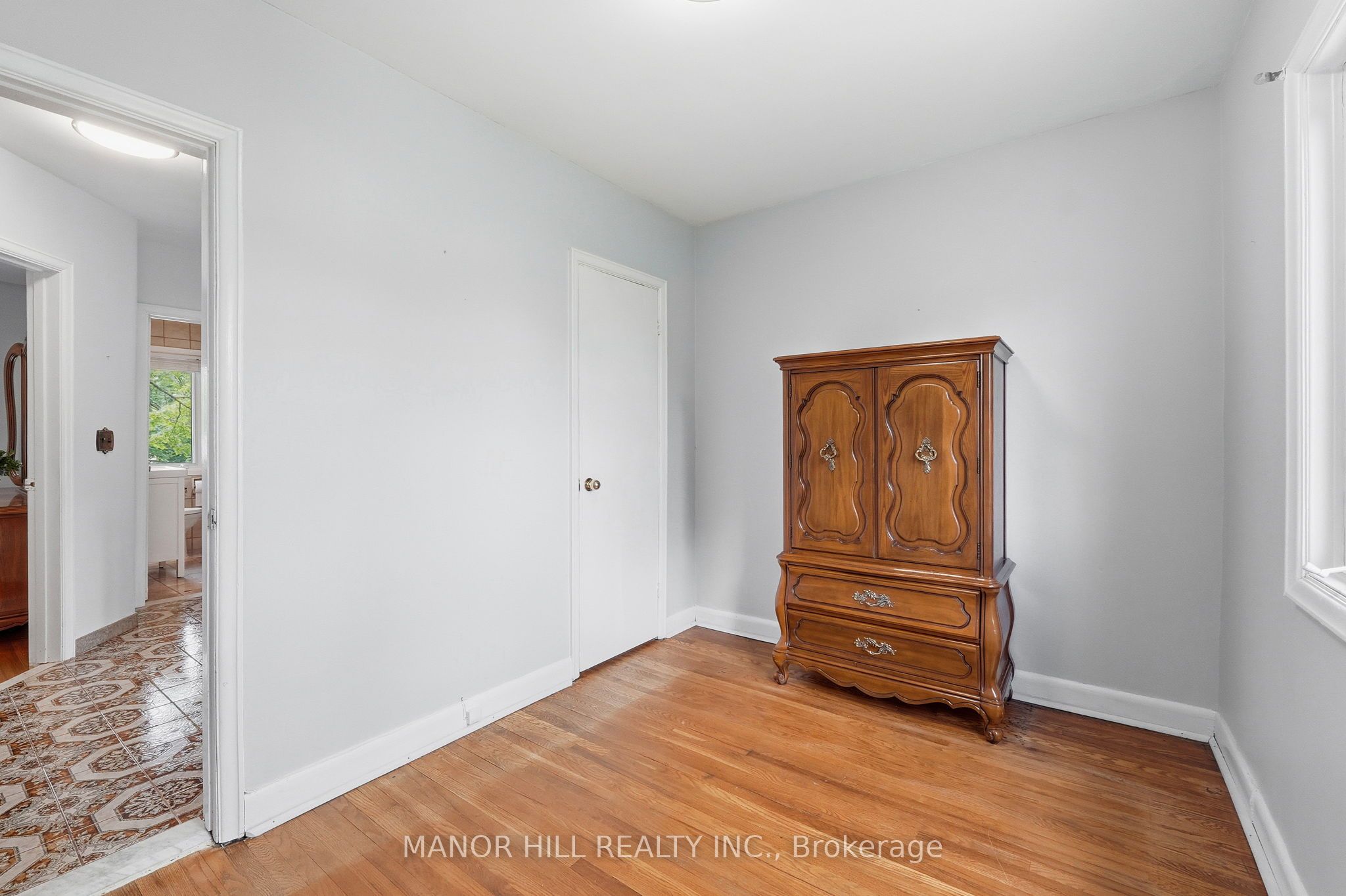 33 Robindale Avenue Property Photo 25