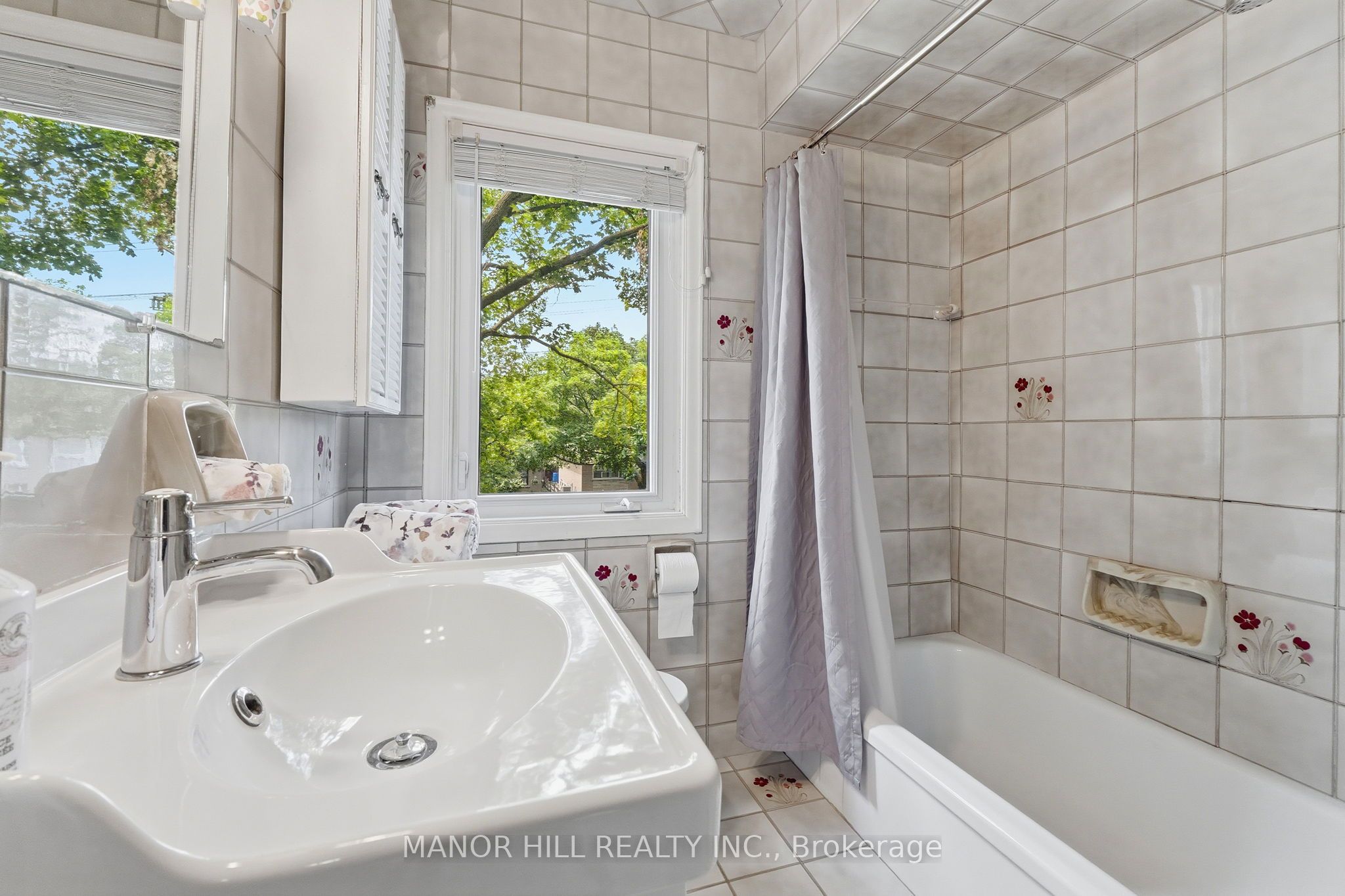 33 Robindale Avenue Property Photo 32