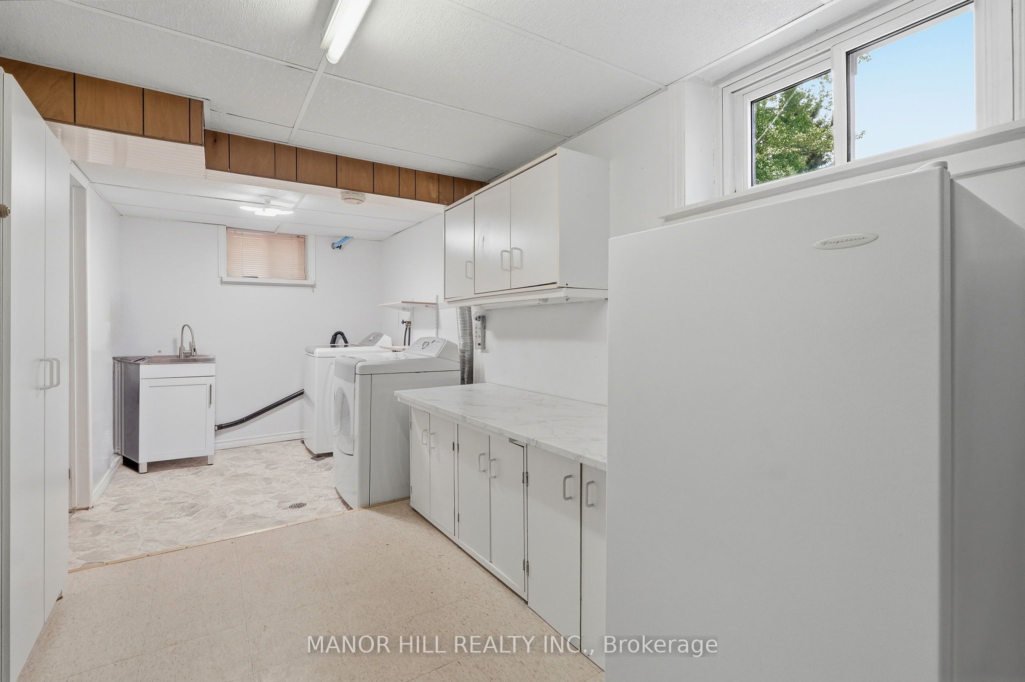 33 Robindale Avenue Property Photo 40