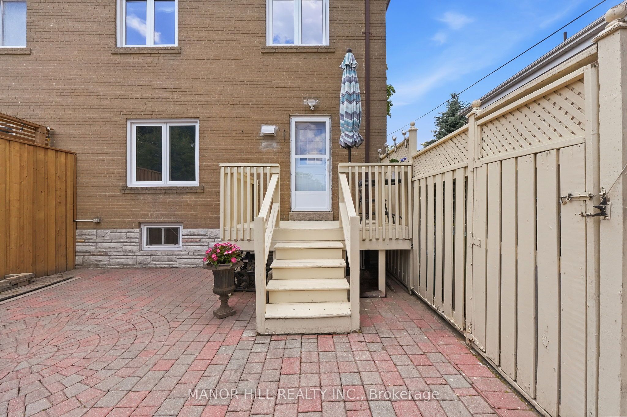 33 Robindale Avenue Property Photo 42