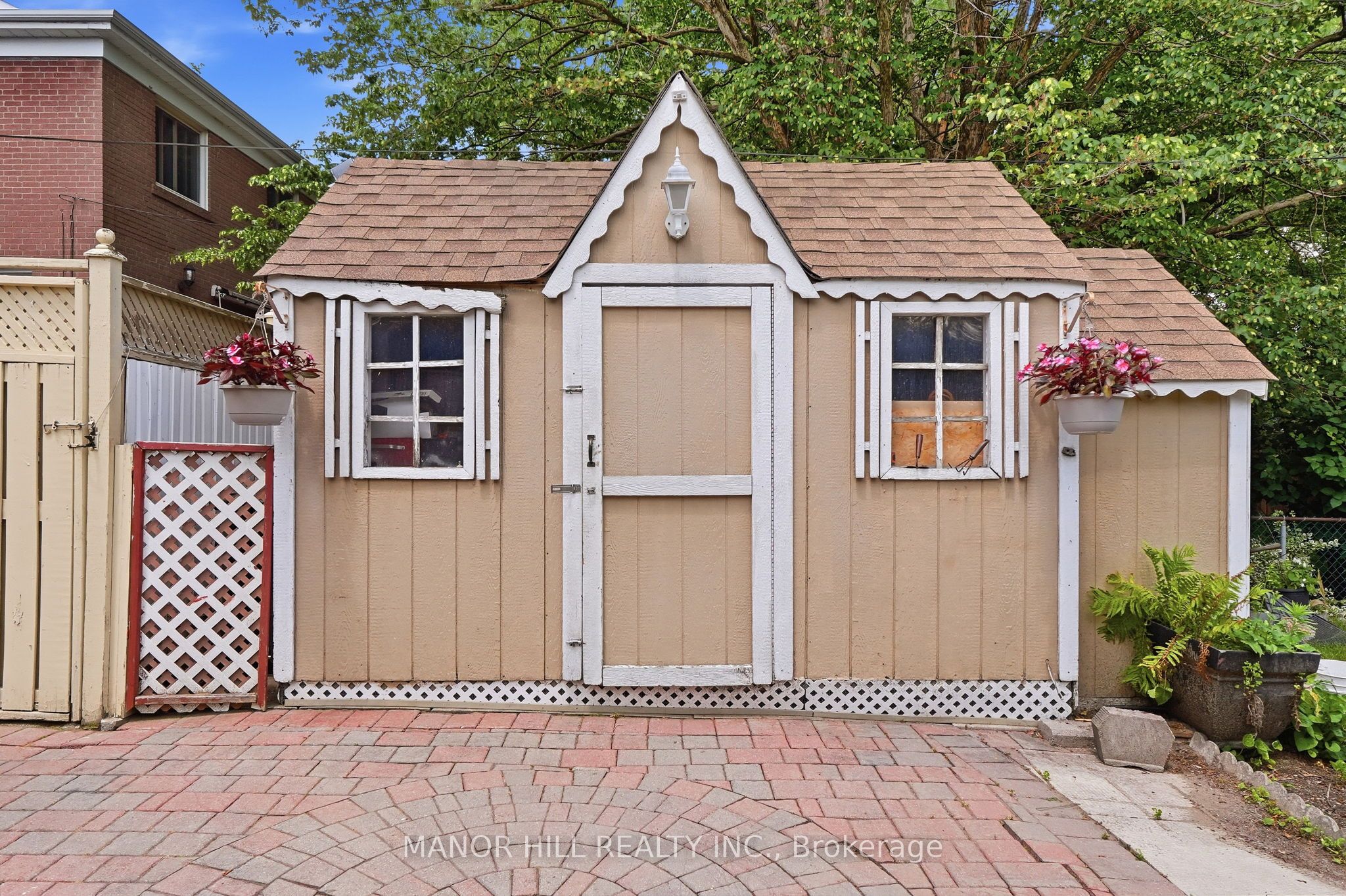 33 Robindale Avenue Property Photo 46