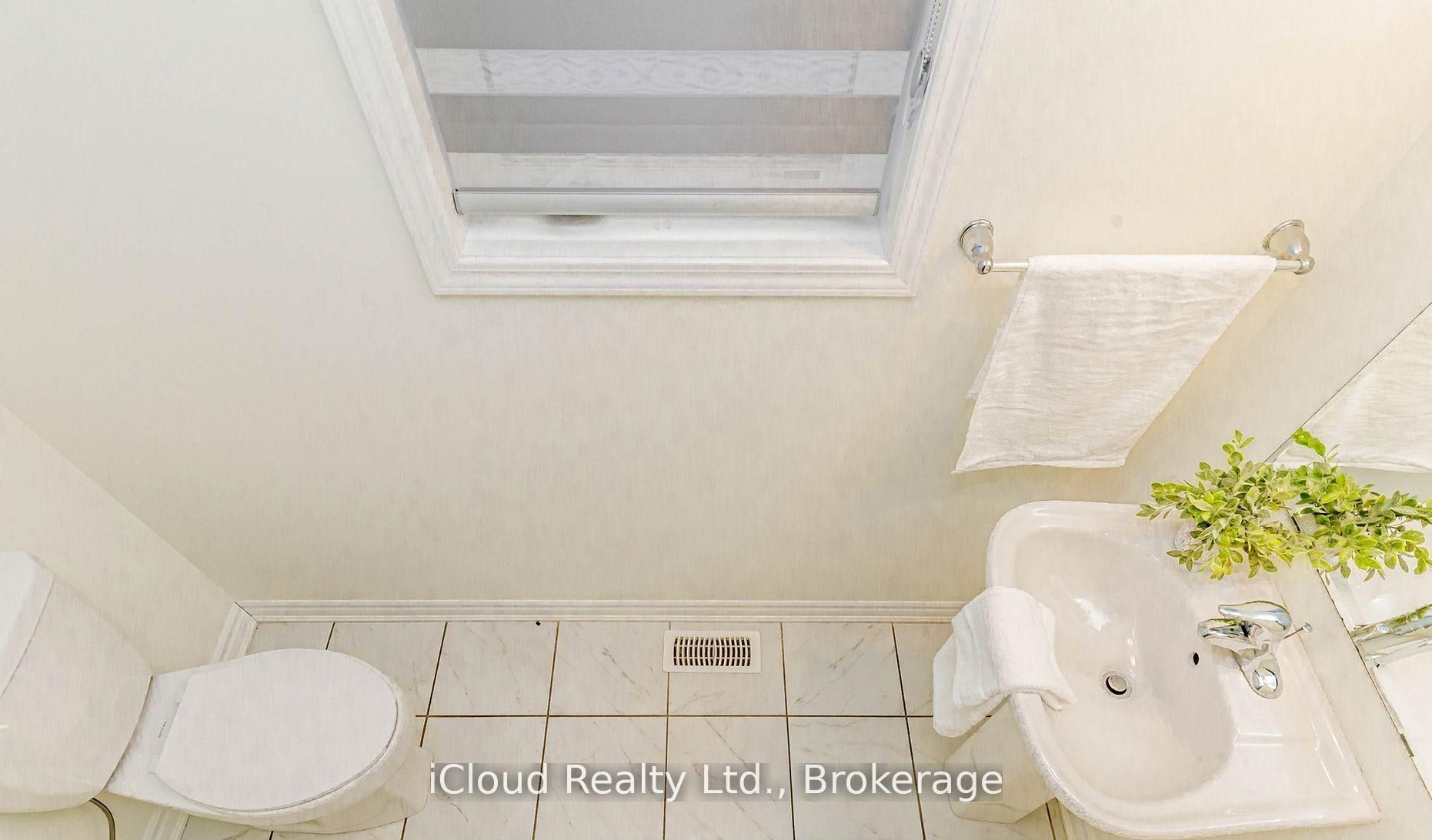 98 Eberly Woods Drive Property Photo 24