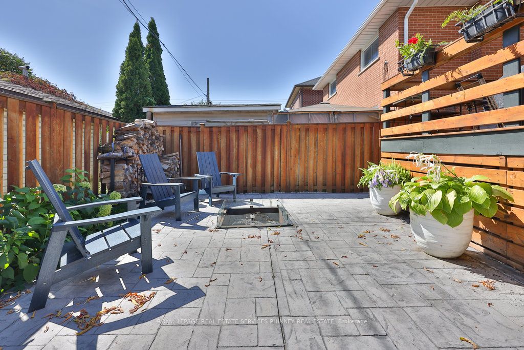 880 6th Street Property Photo 45