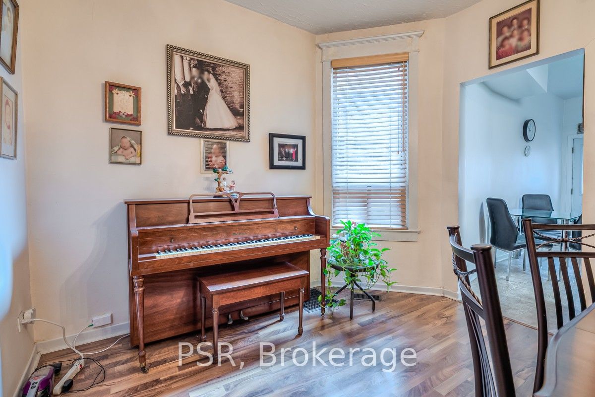 41 Springhurst Avenue Property Photo 8