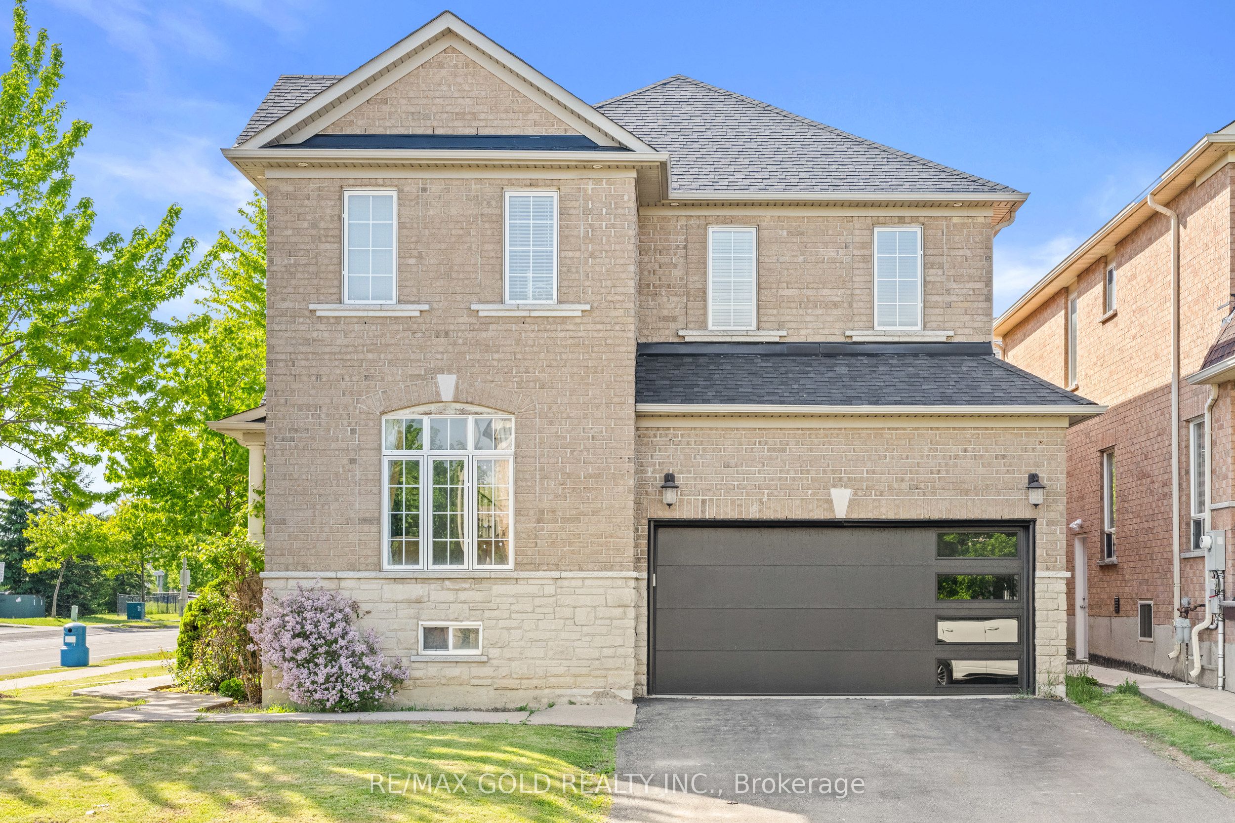 261 Mountainash Road Property Photo 4