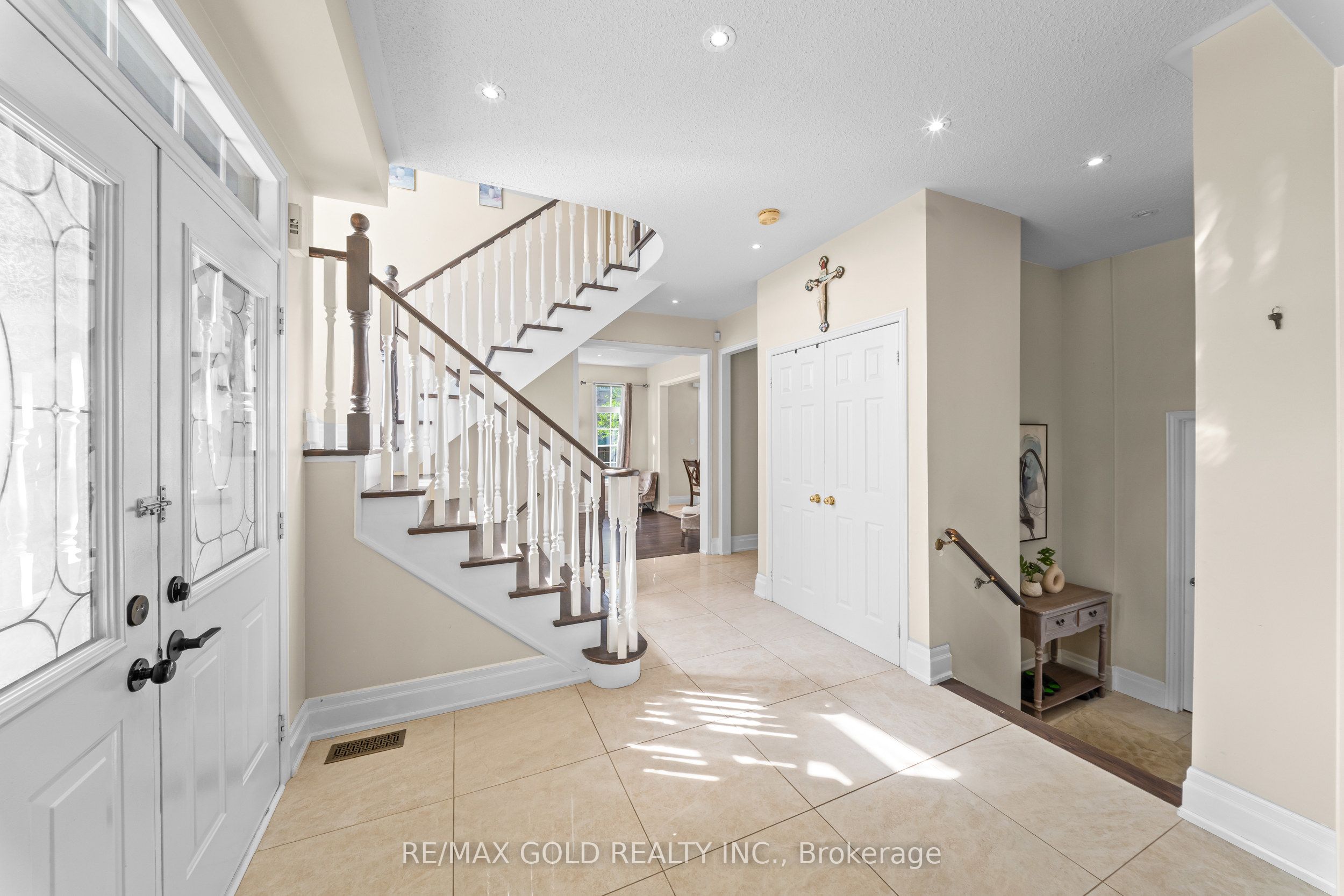 261 Mountainash Road Property Photo 8