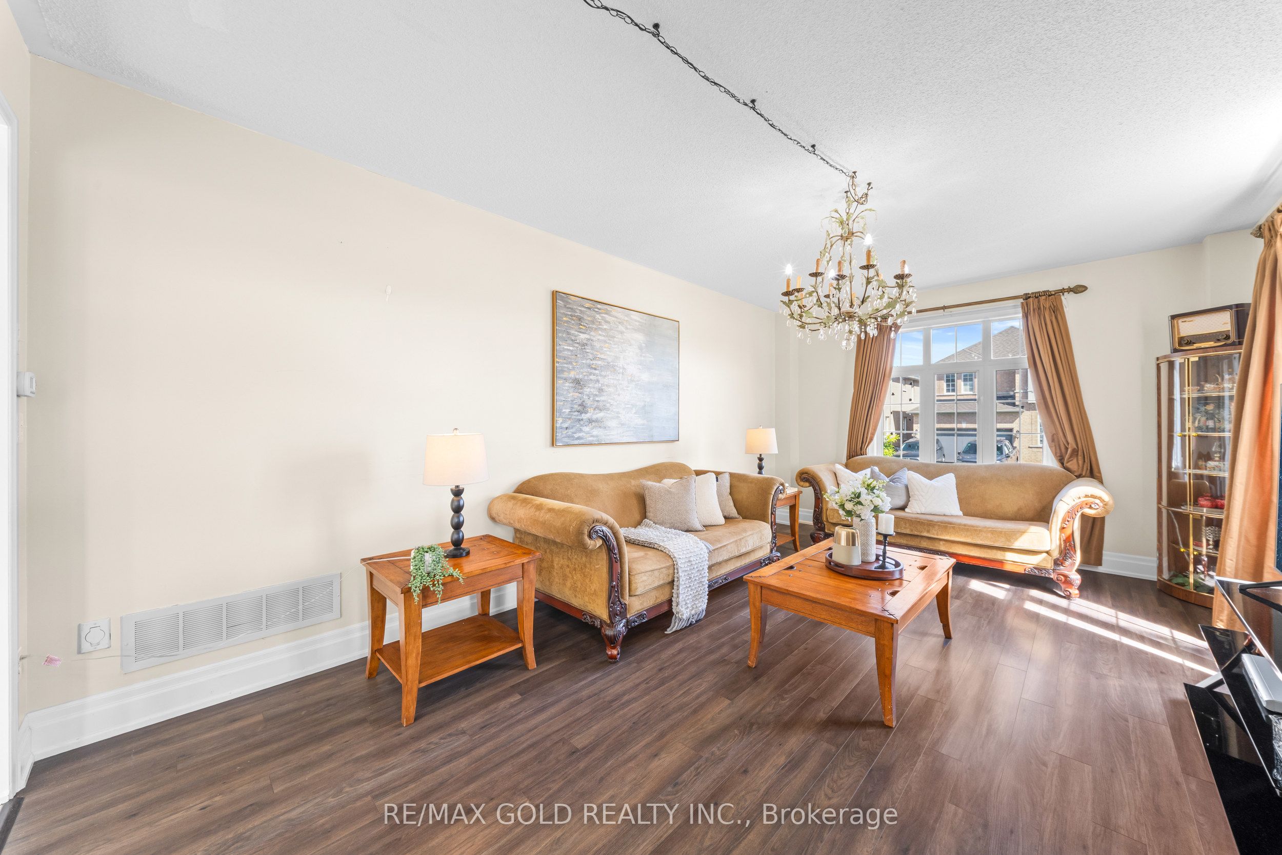 261 Mountainash Road Property Photo 12