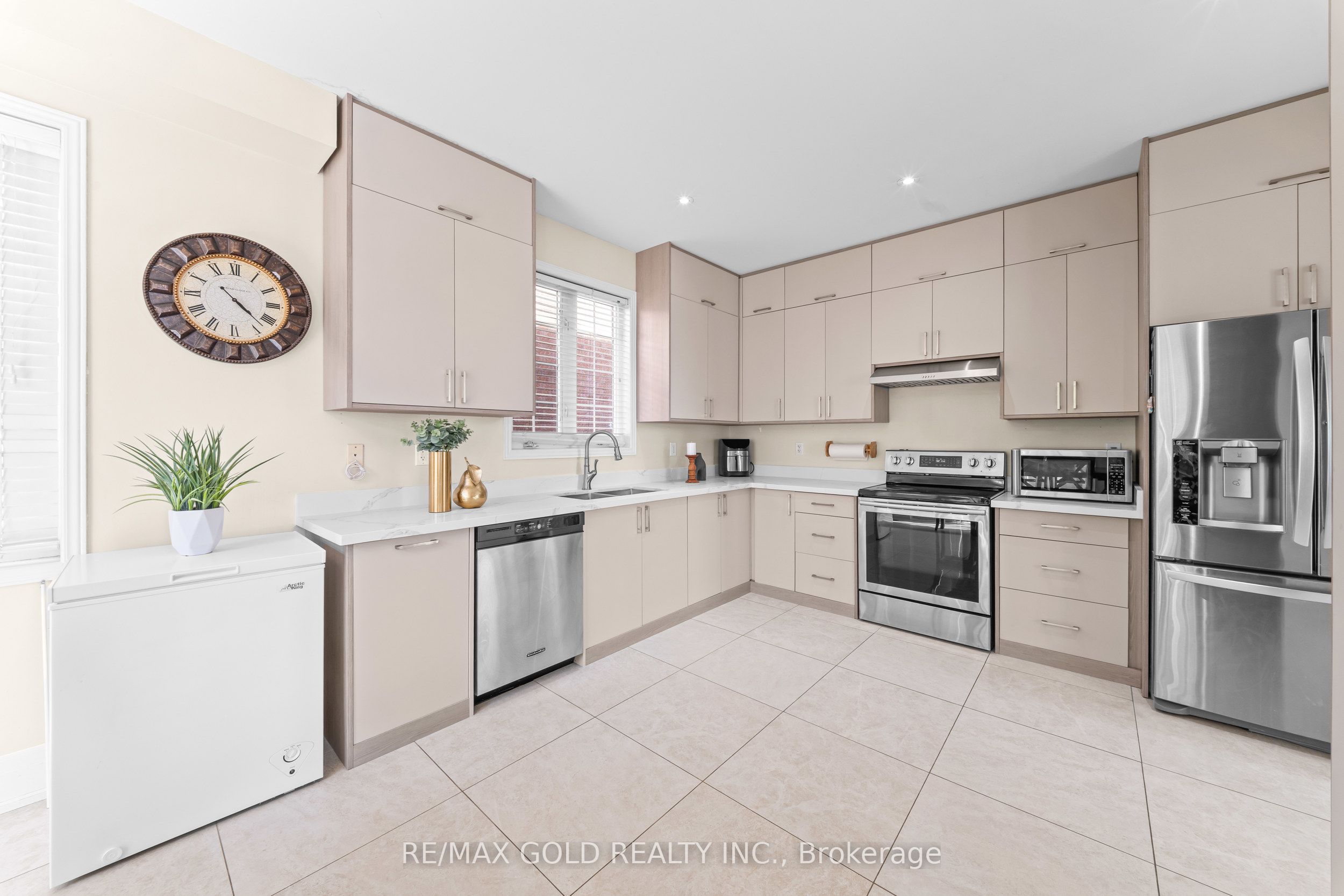 261 Mountainash Road Property Photo 21