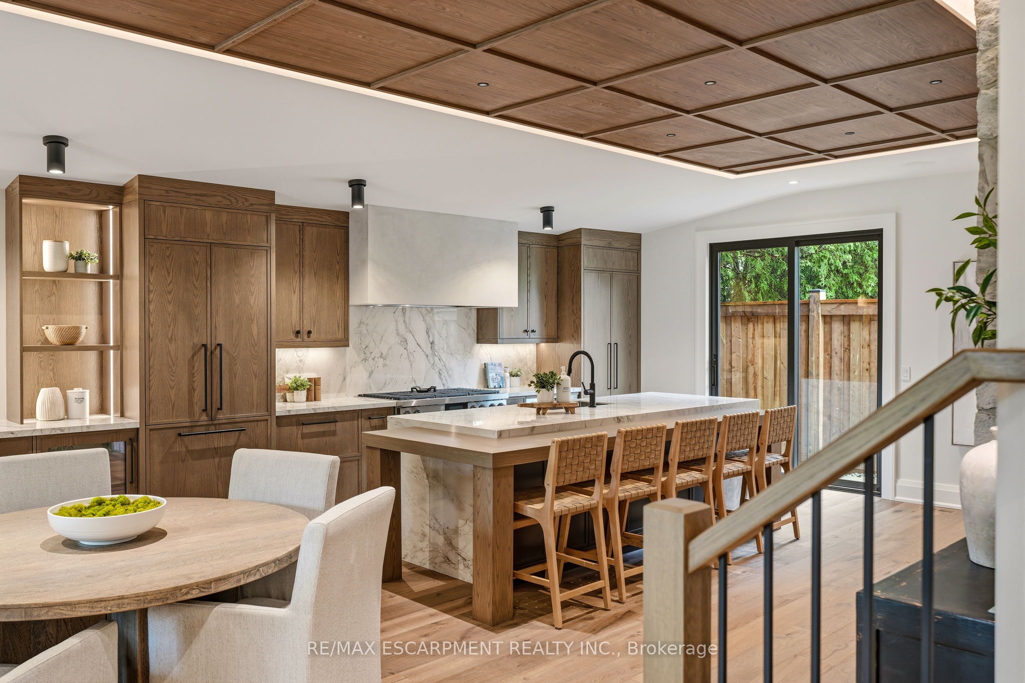 727 King Road Property Photo 12